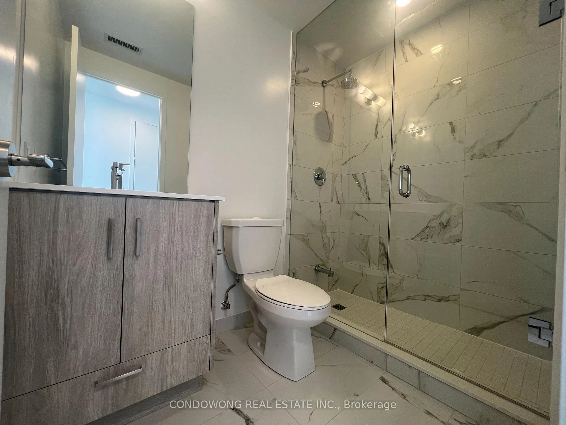Photo 6 of Unit 3512, 180 Front Street E, Toronto, Moss Park — HOMEH