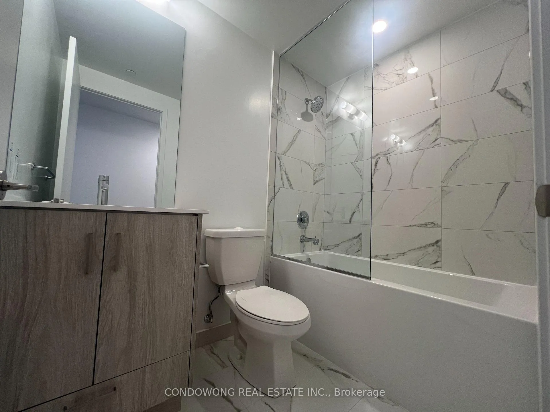 Photo 9 of Unit 3512, 180 Front Street E, Toronto, Moss Park — HOMEH