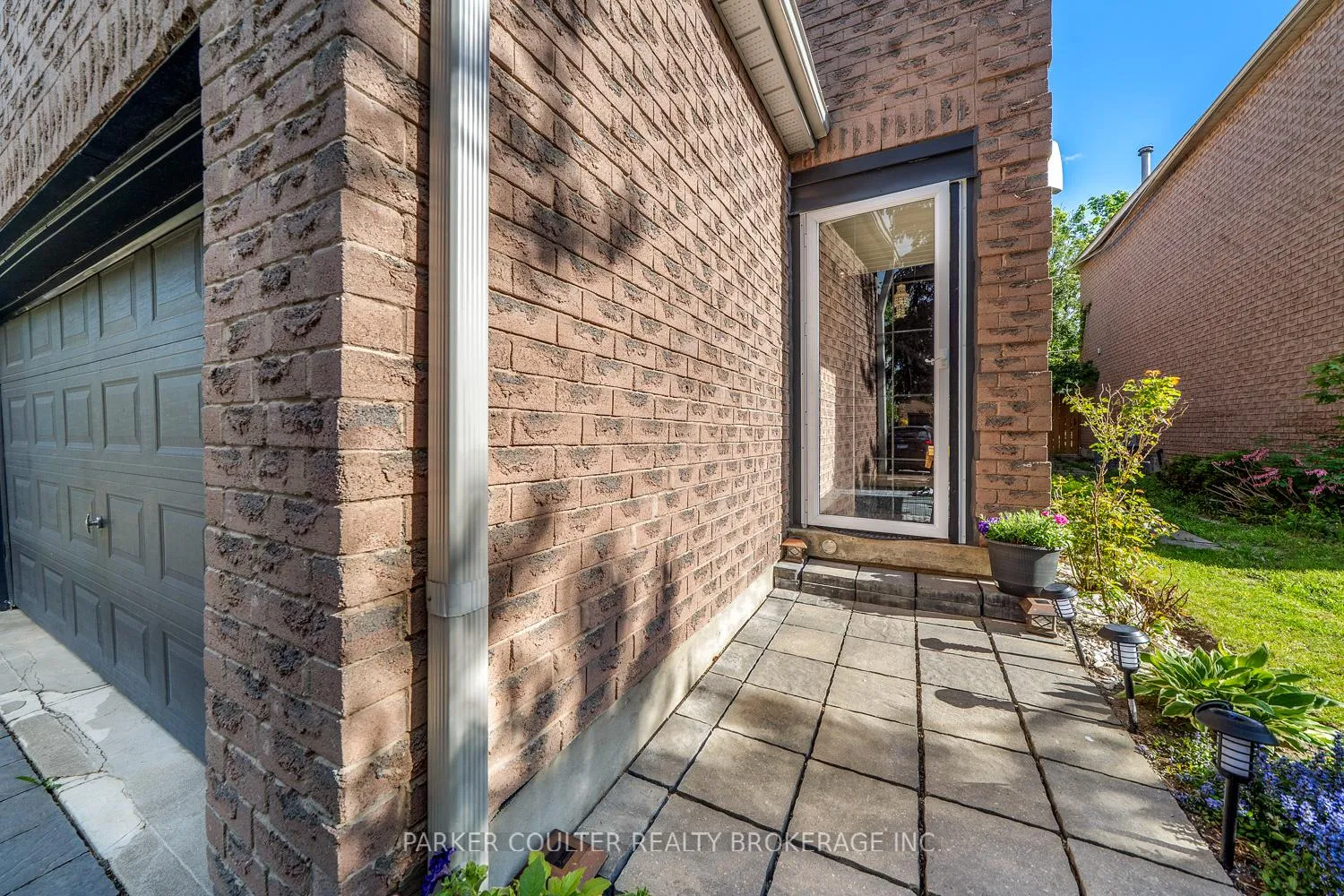Photo 3 of 240 Hickling Trail, Barrie, Grove East — HOMEH