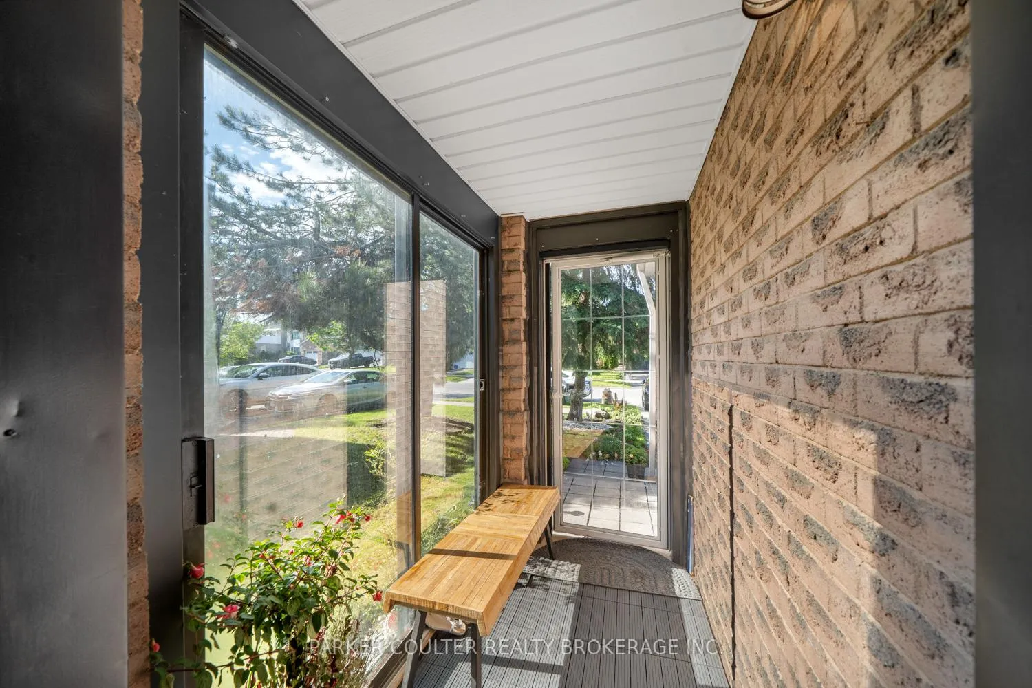 Photo 4 of 240 Hickling Trail, Barrie, Grove East — HOMEH