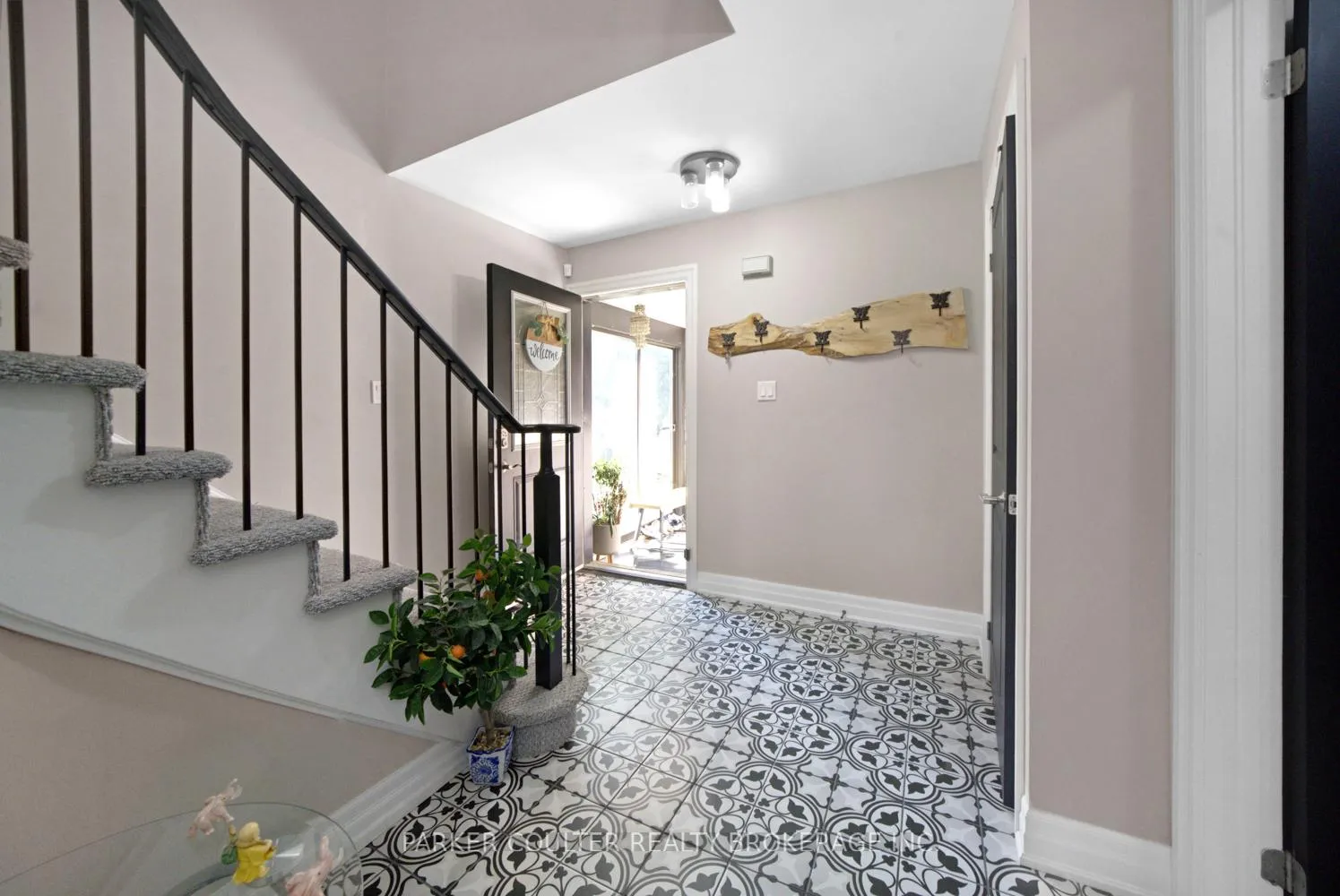 Photo 5 of 240 Hickling Trail, Barrie, Grove East — HOMEH