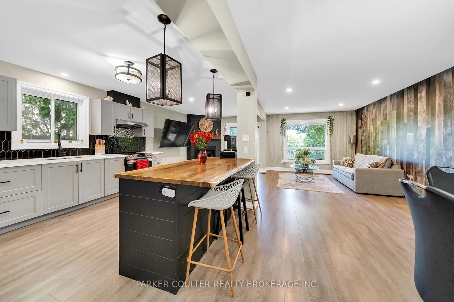 Photo 6 of 240 Hickling Trail, Barrie, Grove East — HOMEH