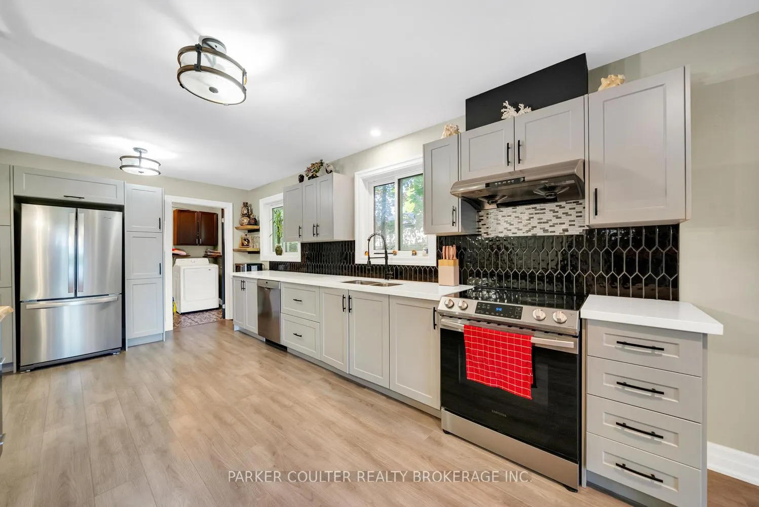 Photo 8 of 240 Hickling Trail, Barrie, Grove East — HOMEH