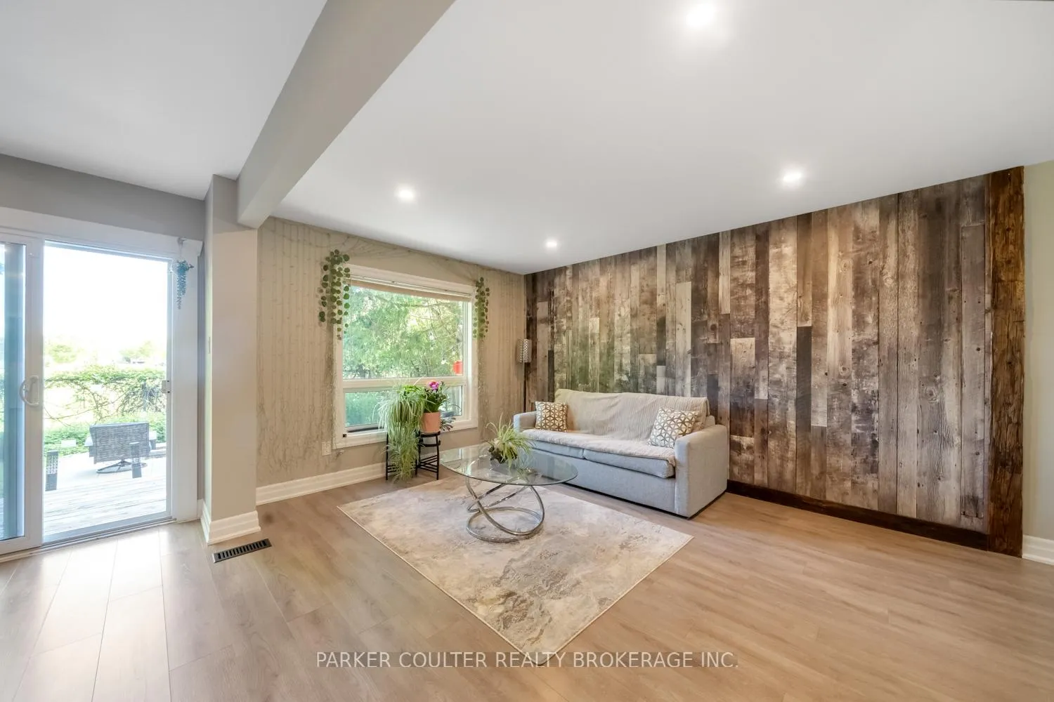 Photo 9 of 240 Hickling Trail, Barrie, Grove East — HOMEH