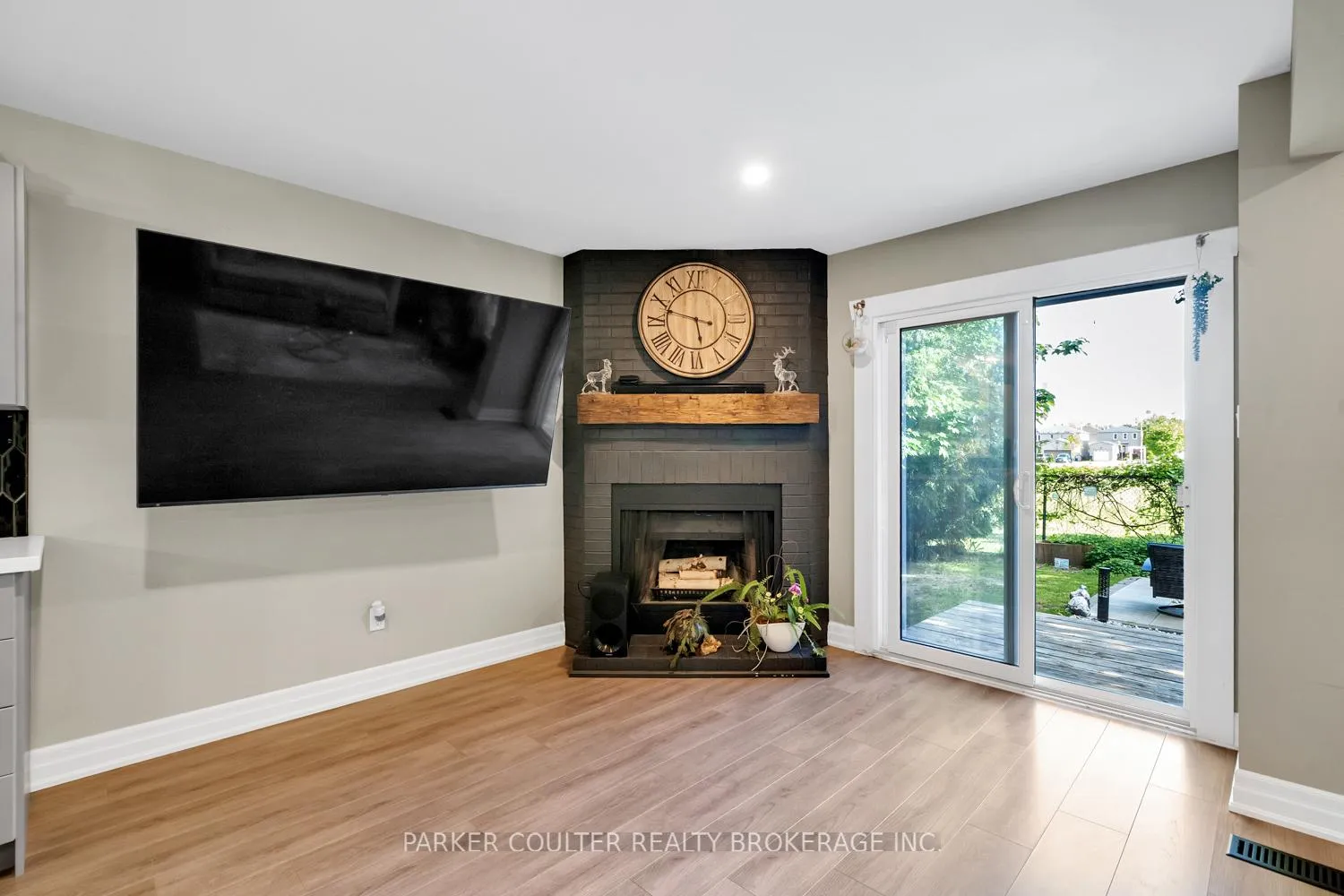 Photo 12 of 240 Hickling Trail, Barrie, Grove East — HOMEH
