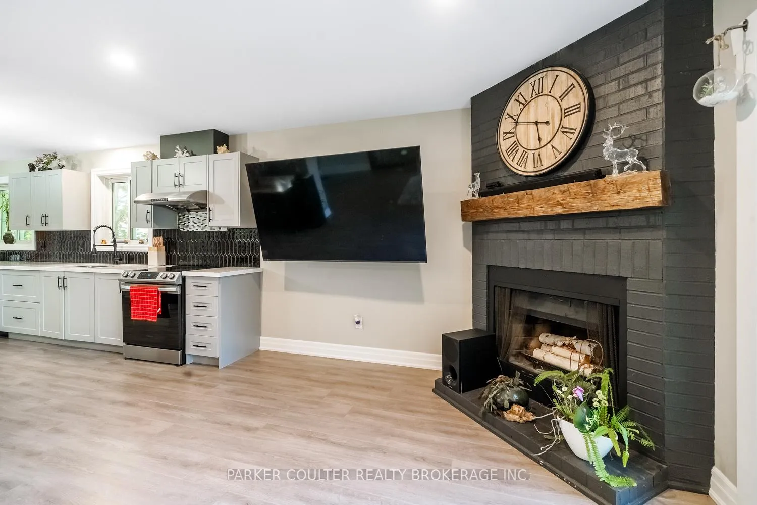 Photo 13 of 240 Hickling Trail, Barrie, Grove East — HOMEH
