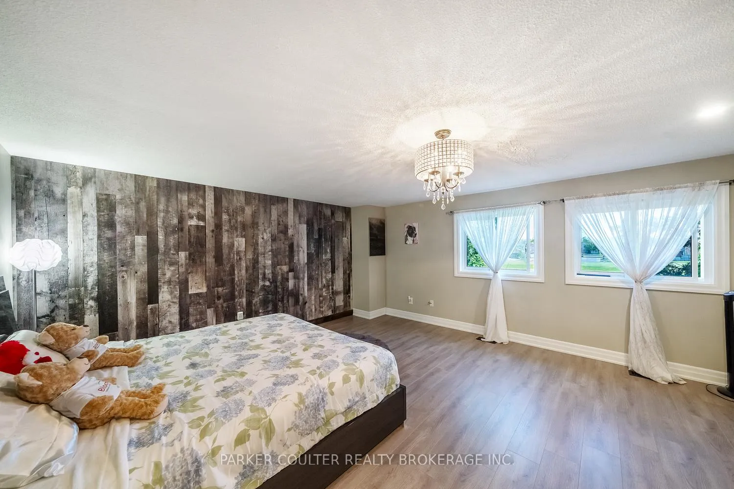 Photo 32 of 240 Hickling Trail, Barrie, Grove East — HOMEH