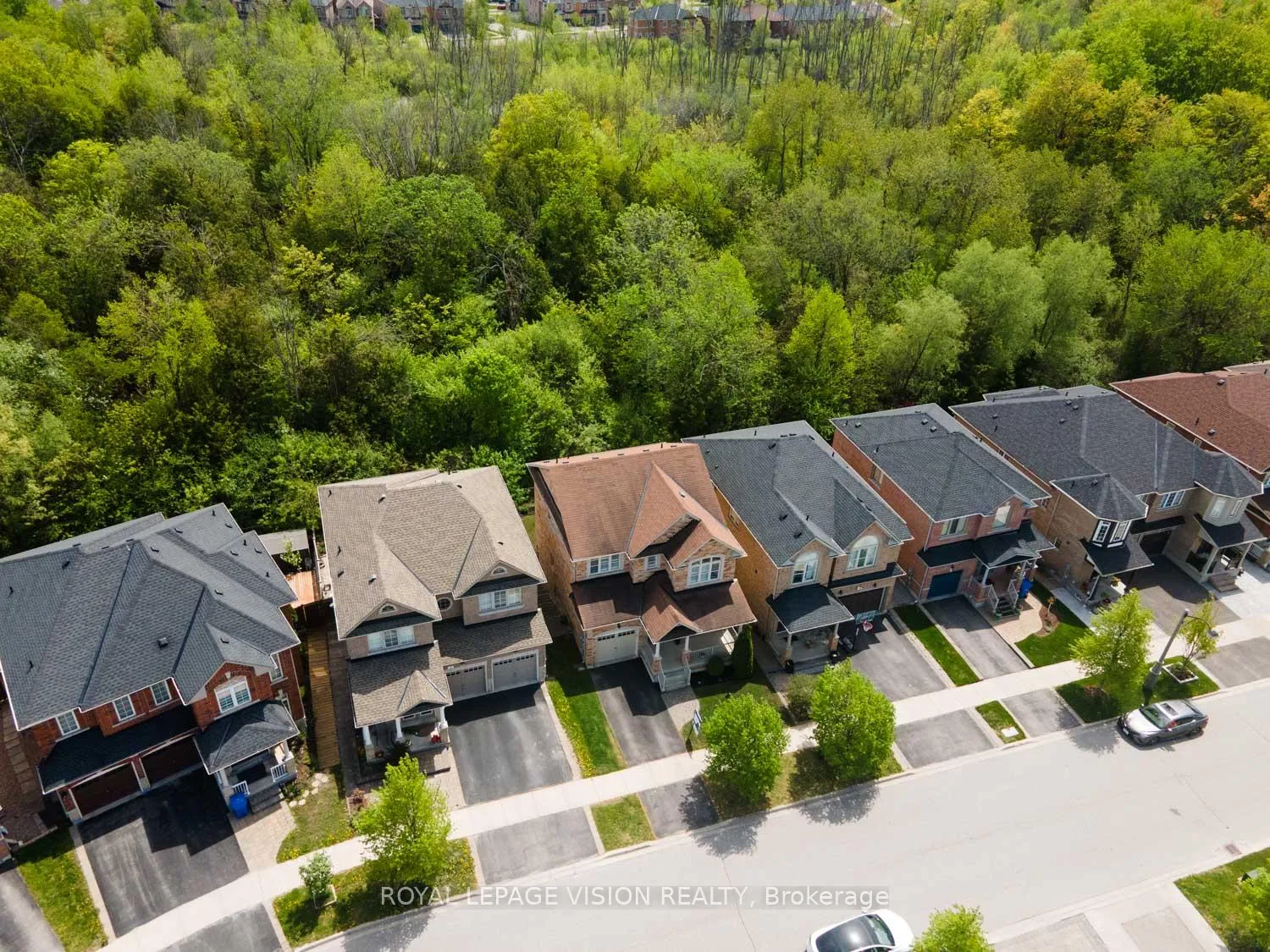 Photo 3 of 27 Ida Jane Grove, Whitchurch-Stouffville, Stouffville — HOMEH