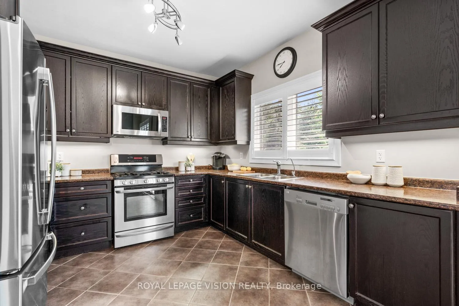 Photo 4 of 27 Ida Jane Grove, Whitchurch-Stouffville, Stouffville — HOMEH