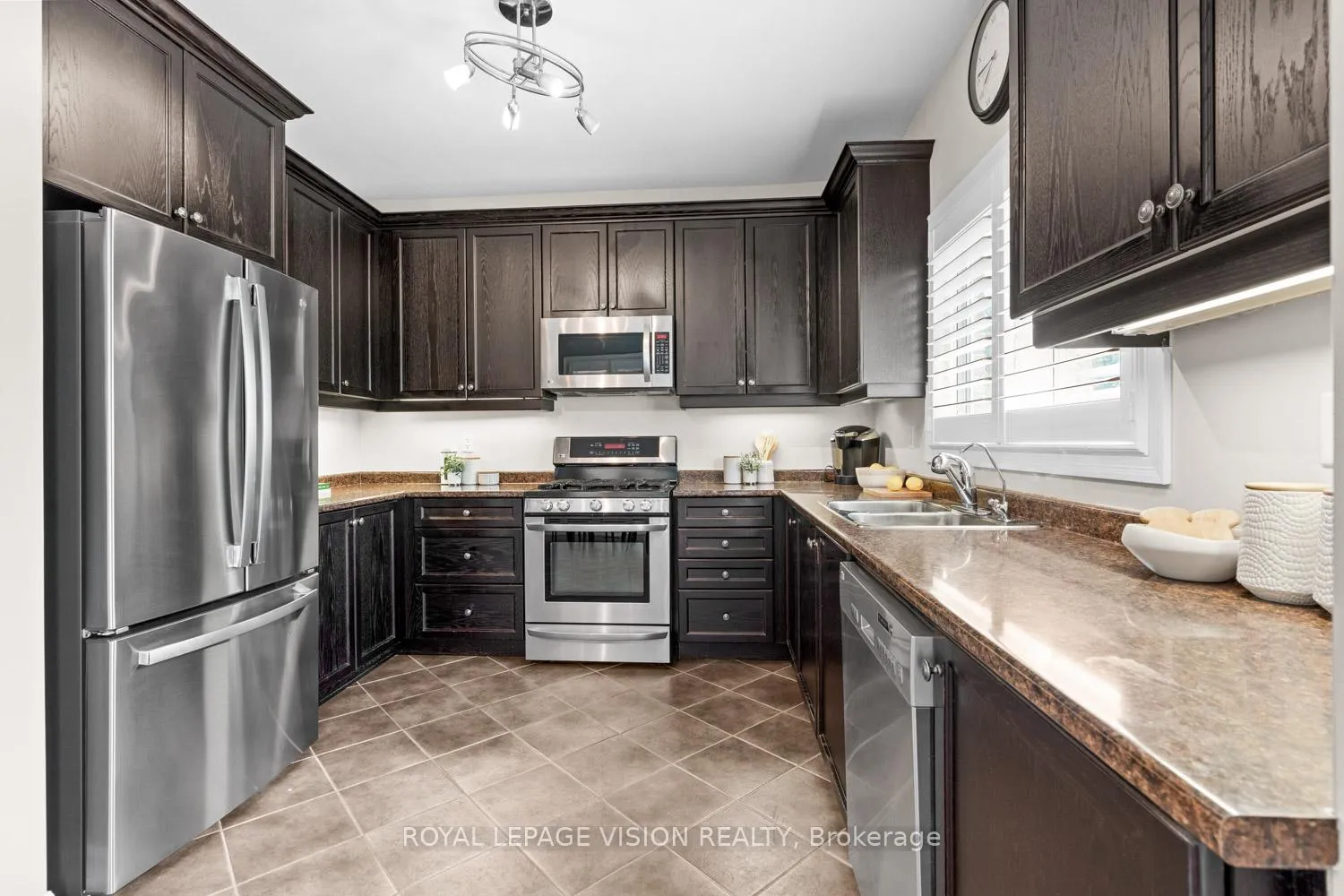 Photo 5 of 27 Ida Jane Grove, Whitchurch-Stouffville, Stouffville — HOMEH