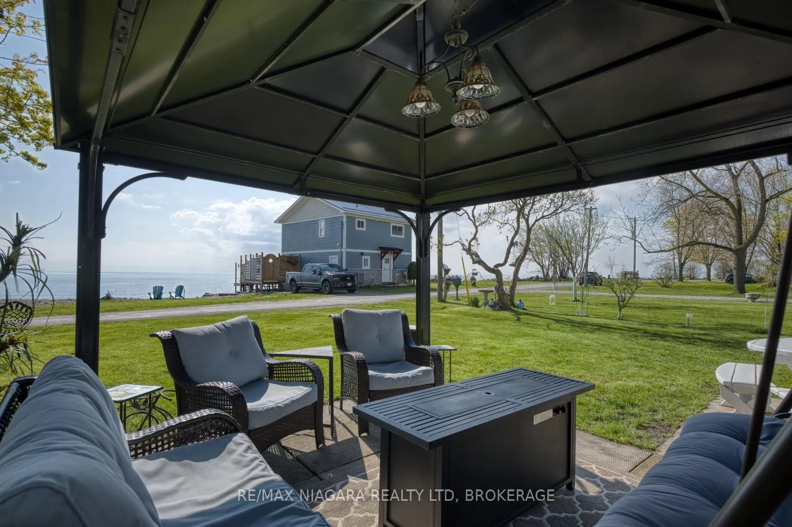 Photo 4 of 20 Mohawk Point Road, Haldimand, Dunnville — HOMEH
