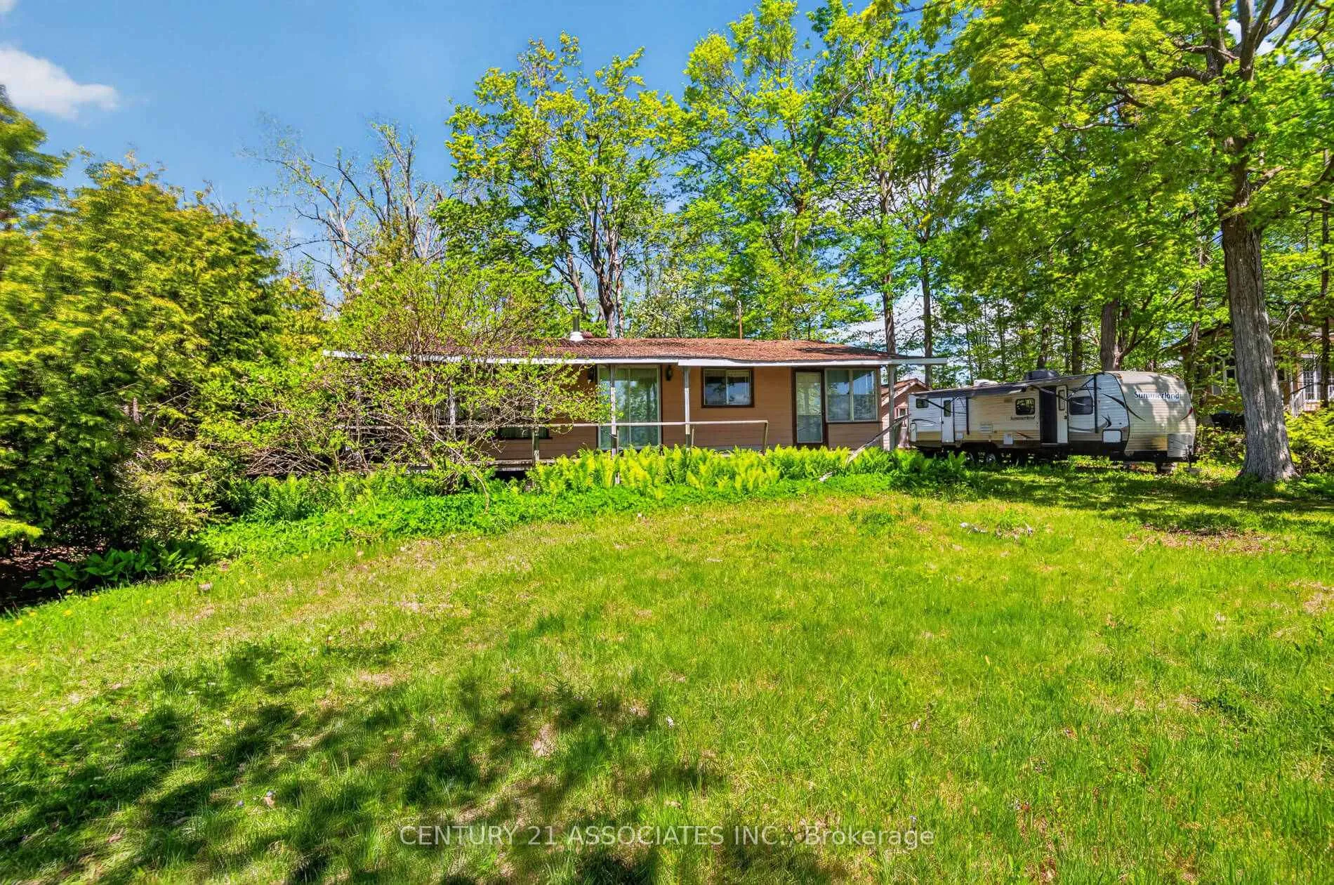 Photo 1 of 30 Myrtle Avenue, Oro-Medonte, Rural Oro-Medonte — HOMEH