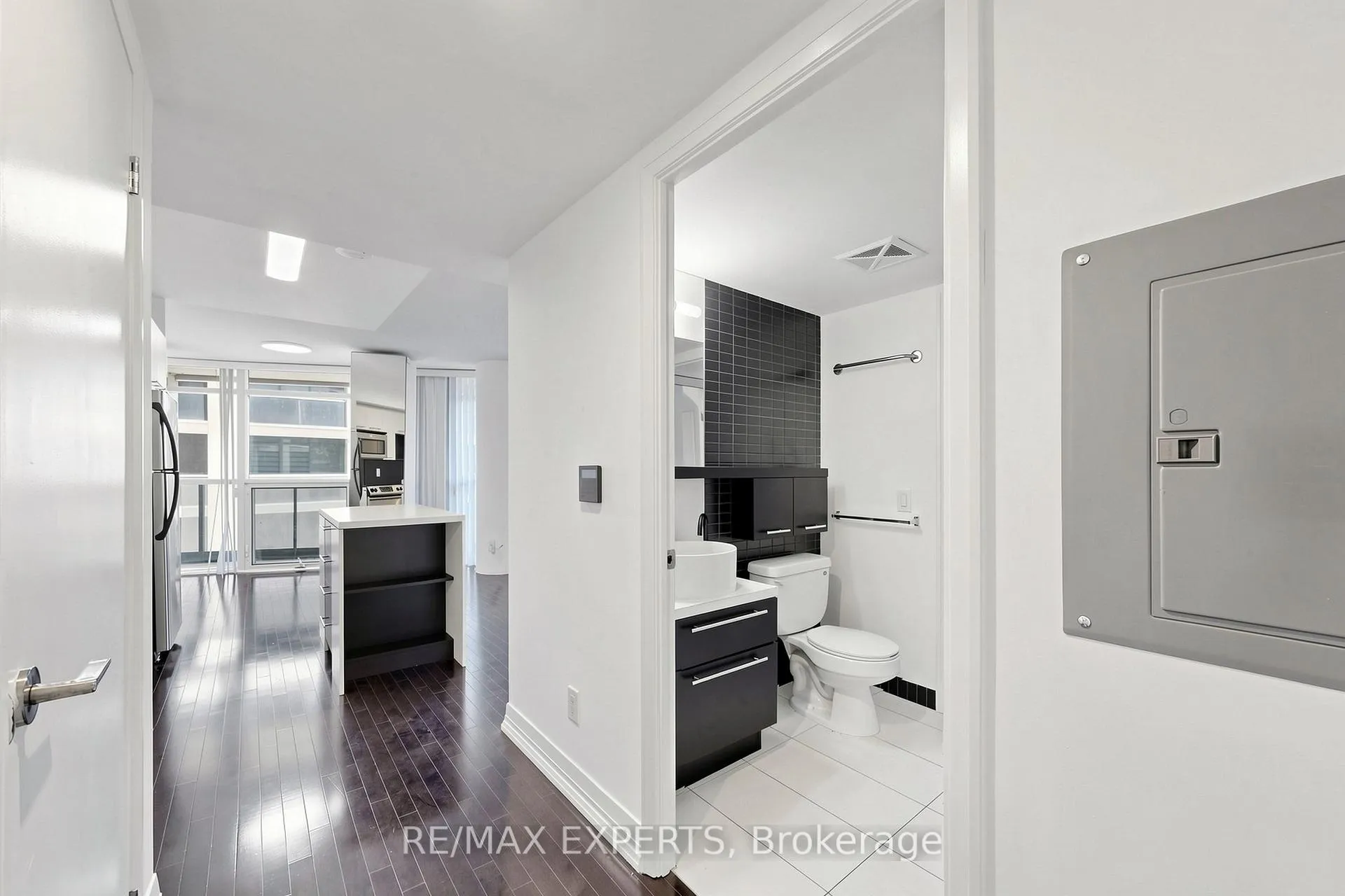 Photo 9 of Unit 507, 21 Carlton Street, Toronto, Church-Yonge Corridor — HOMEH