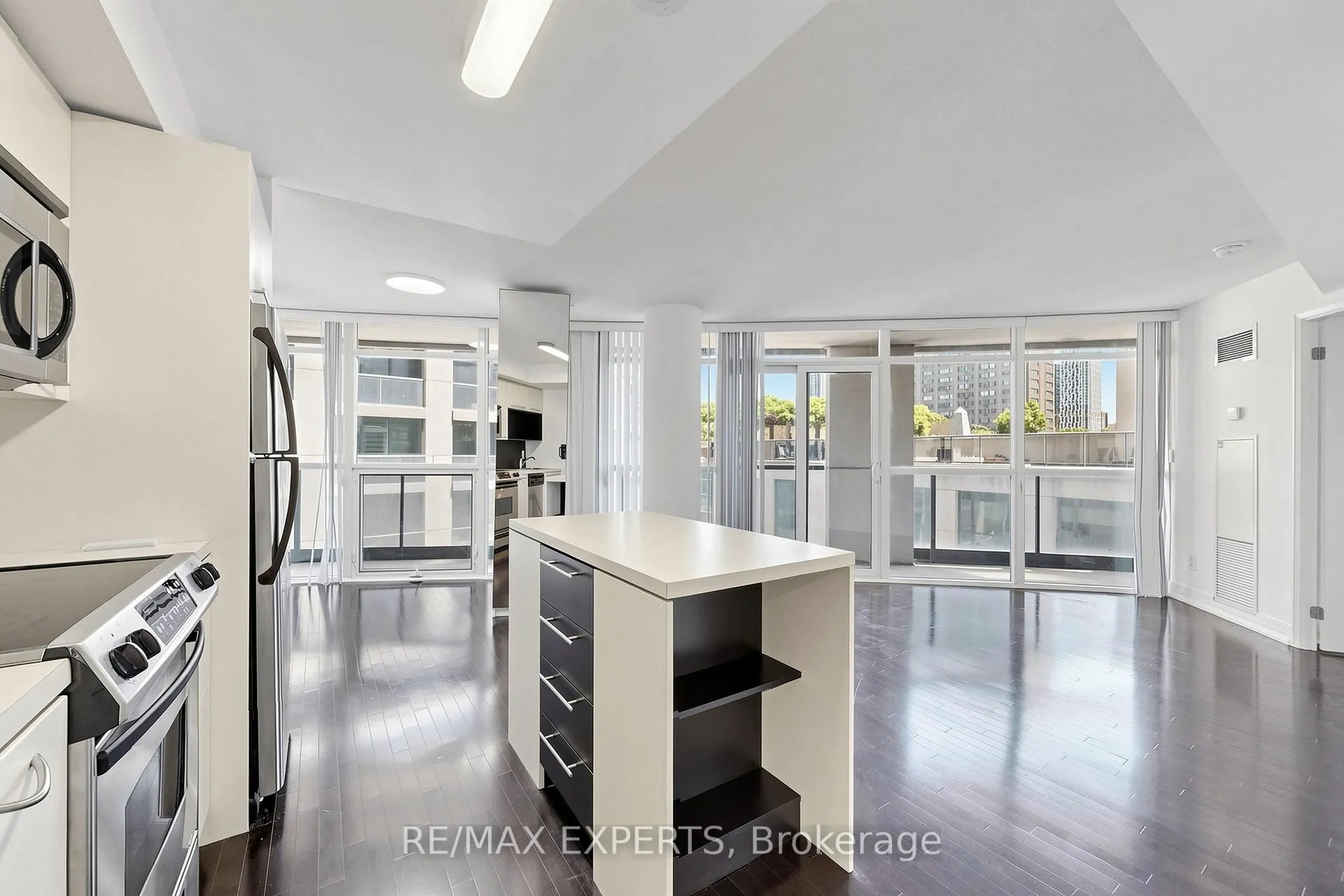 Photo 10 of Unit 507, 21 Carlton Street, Toronto, Church-Yonge Corridor — HOMEH