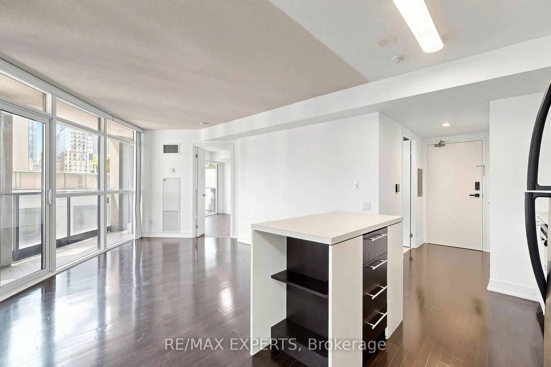 Photo 12 of Unit 507, 21 Carlton Street, Toronto, Church-Yonge Corridor — HOMEH