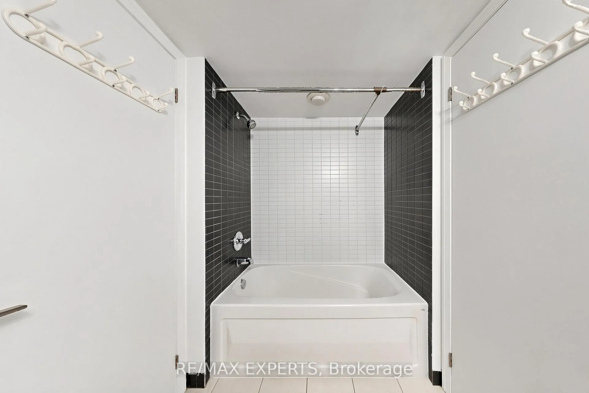 Photo 22 of Unit 507, 21 Carlton Street, Toronto, Church-Yonge Corridor — HOMEH