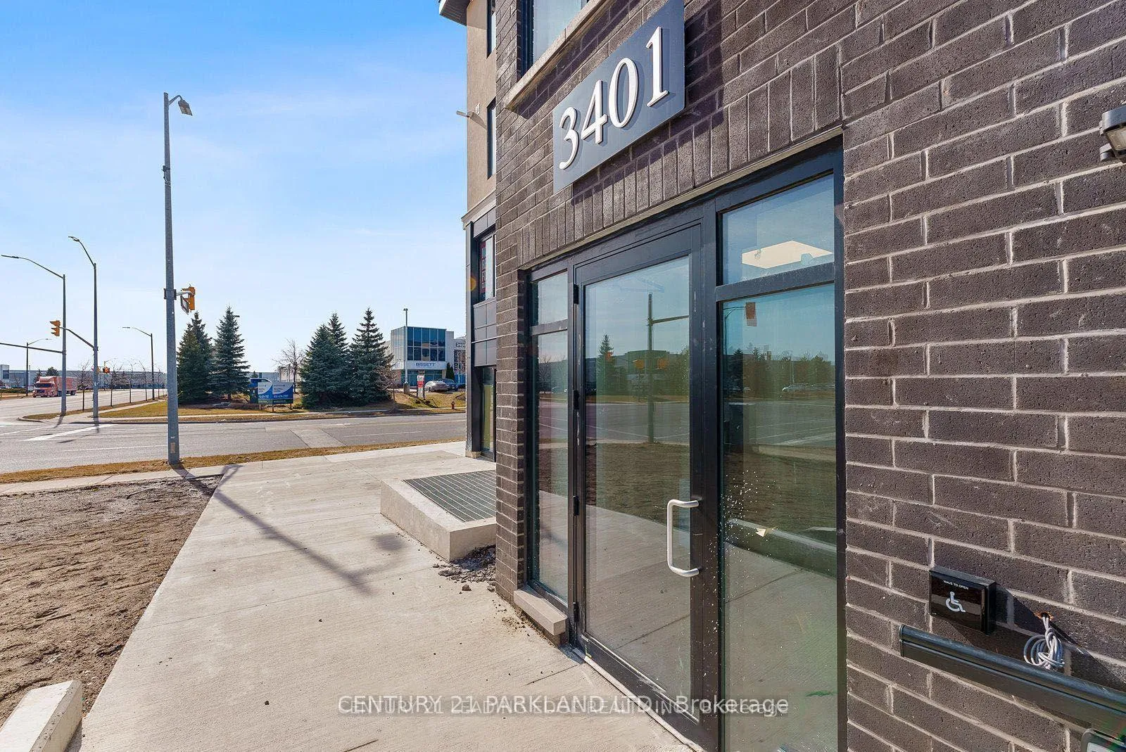 Photo 2 of Unit 416, 3401 Ridgeway Drive, Mississauga, Erin Mills — HOMEH
