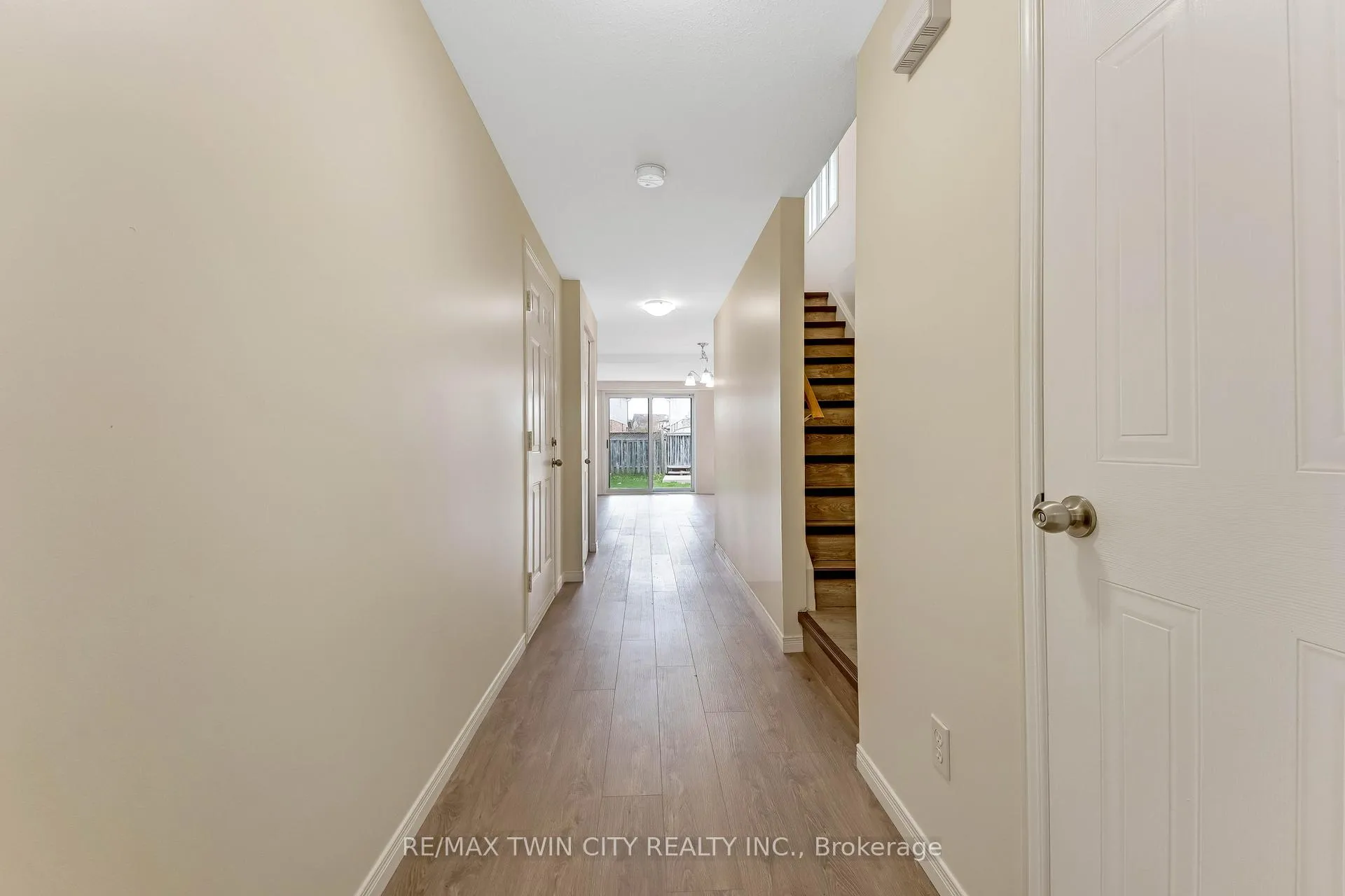 Photo 4 of 85 Activa Avenue, Kitchener — HOMEH