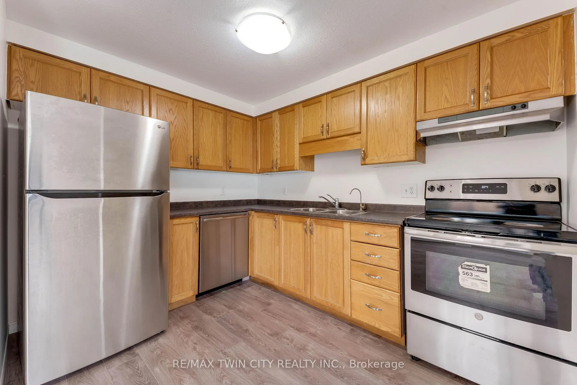 Photo 7 of 85 Activa Avenue, Kitchener — HOMEH