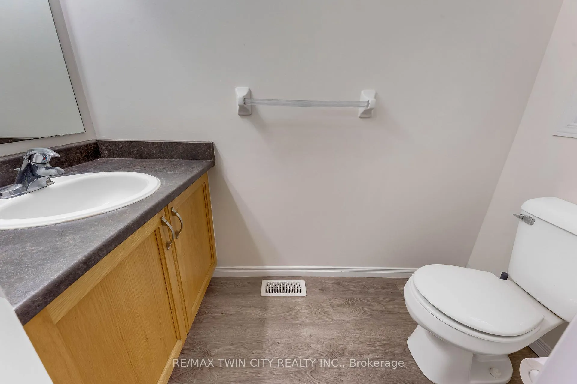 Photo 11 of 85 Activa Avenue, Kitchener — HOMEH