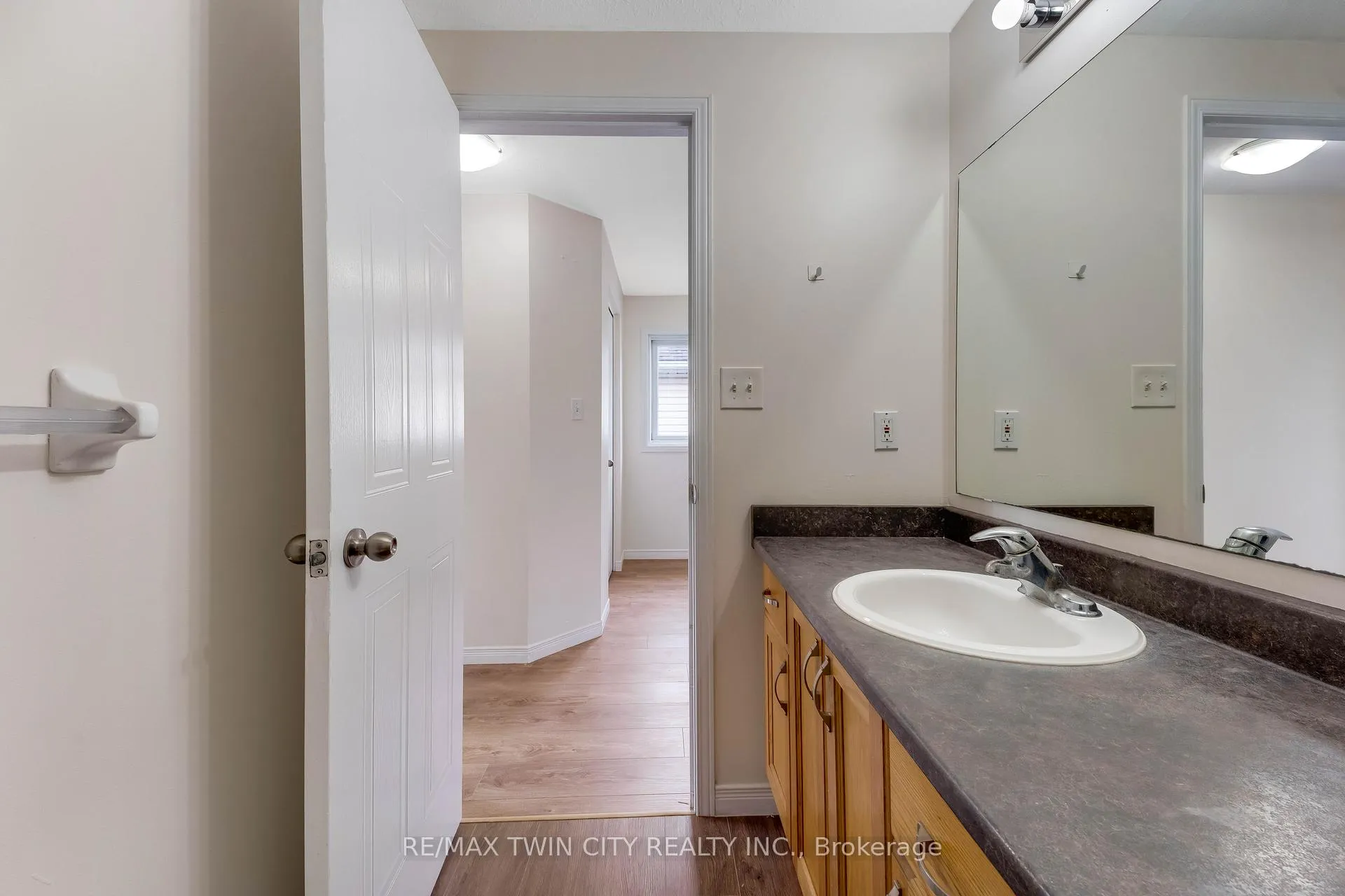 Photo 15 of 85 Activa Avenue, Kitchener — HOMEH