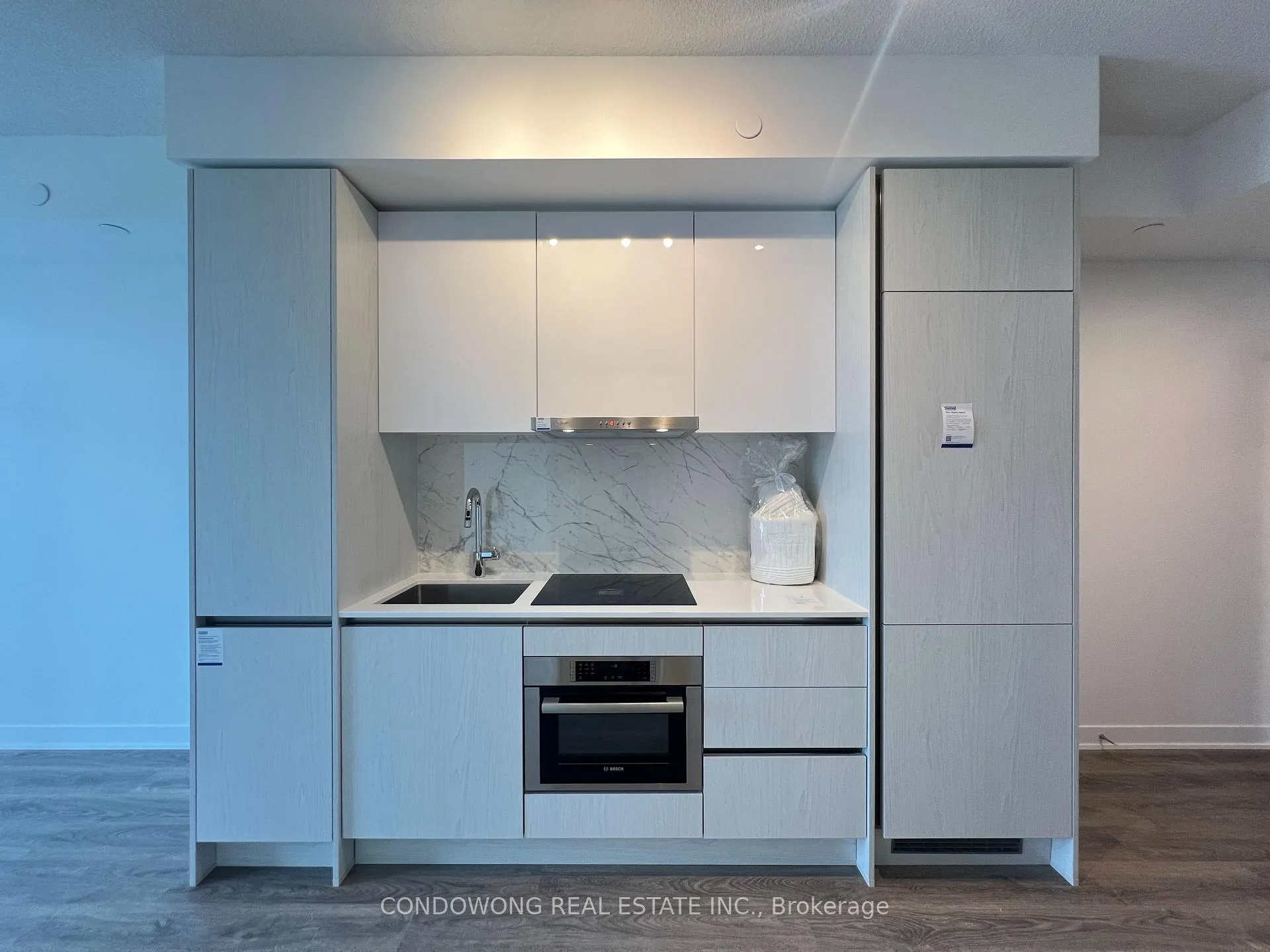 Photo 3 of Unit 3715, 180 Front Street E, Toronto, Moss Park — HOMEH