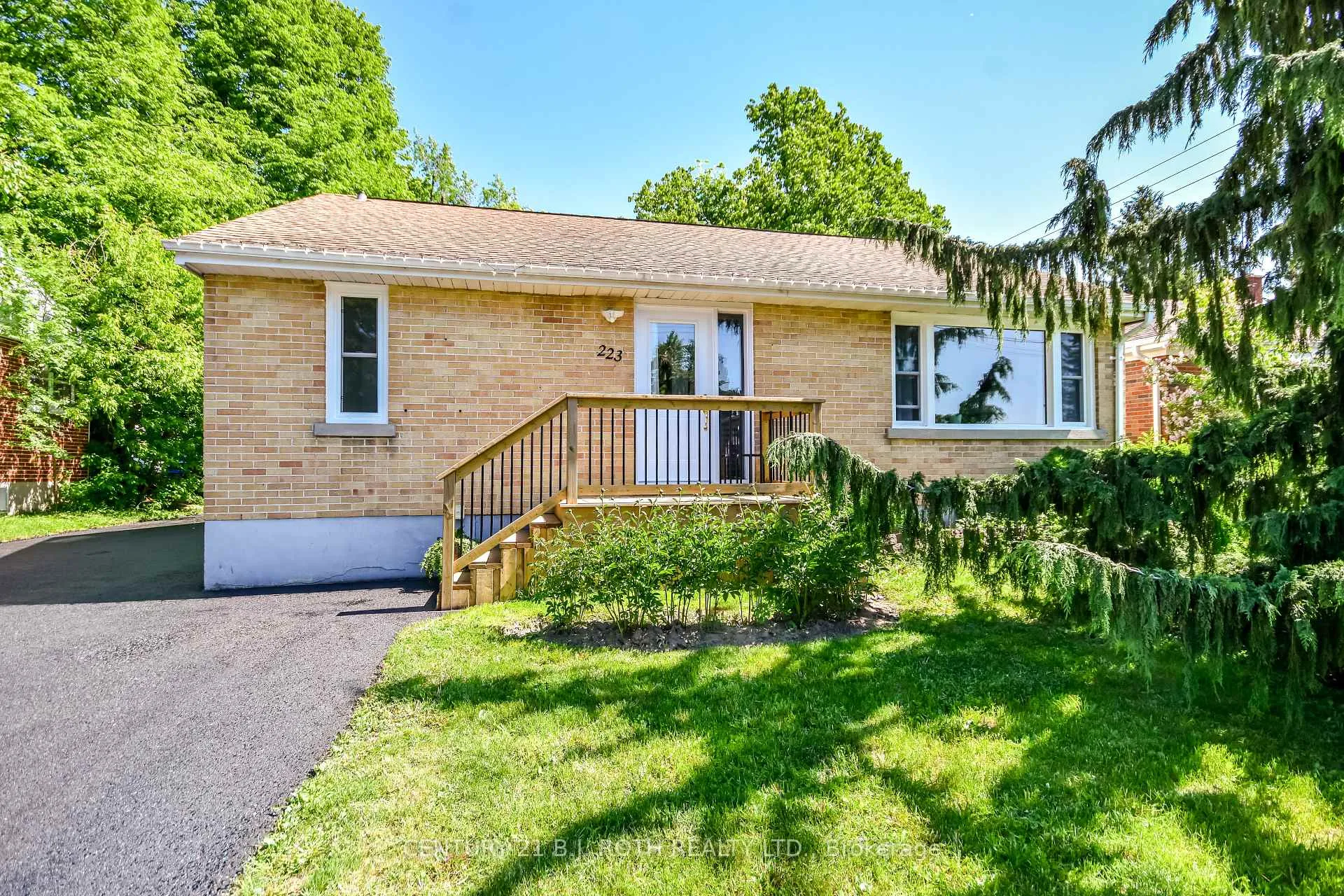 Photo 1 of 223 Wellington Street E, Barrie, Codrington — HOMEH