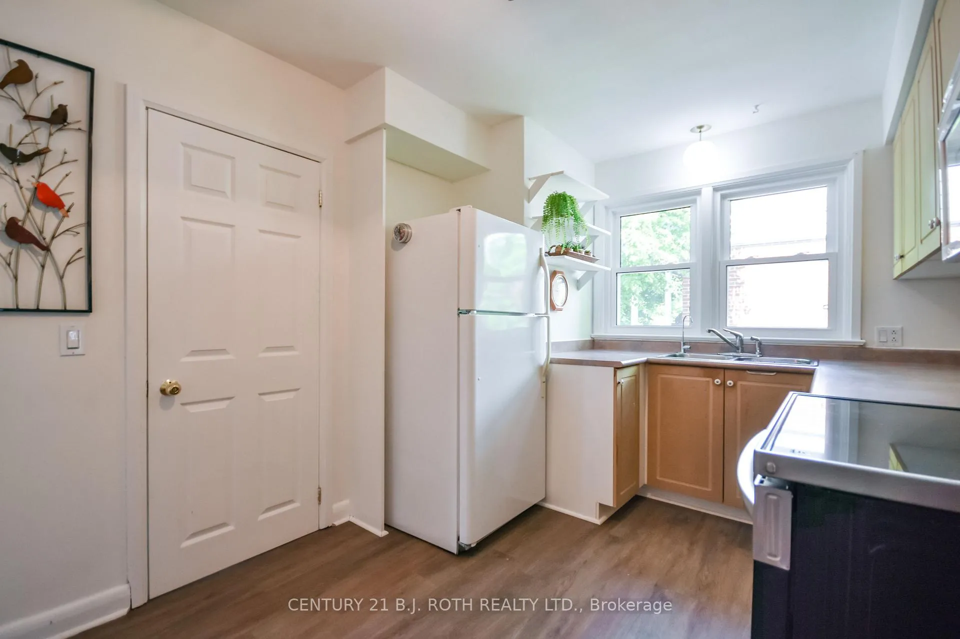 Photo 12 of 223 Wellington Street E, Barrie, Codrington — HOMEH