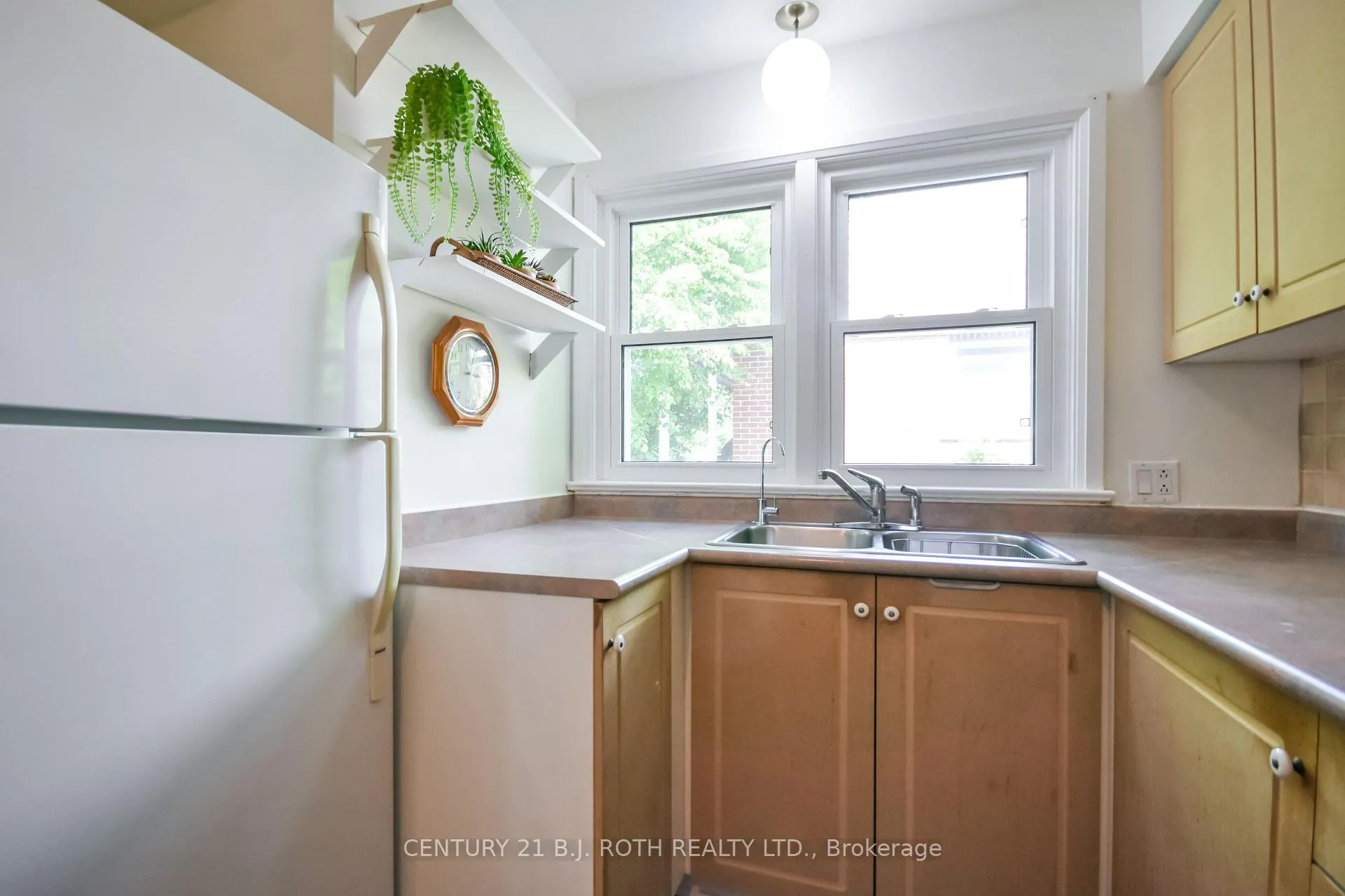 Photo 13 of 223 Wellington Street E, Barrie, Codrington — HOMEH