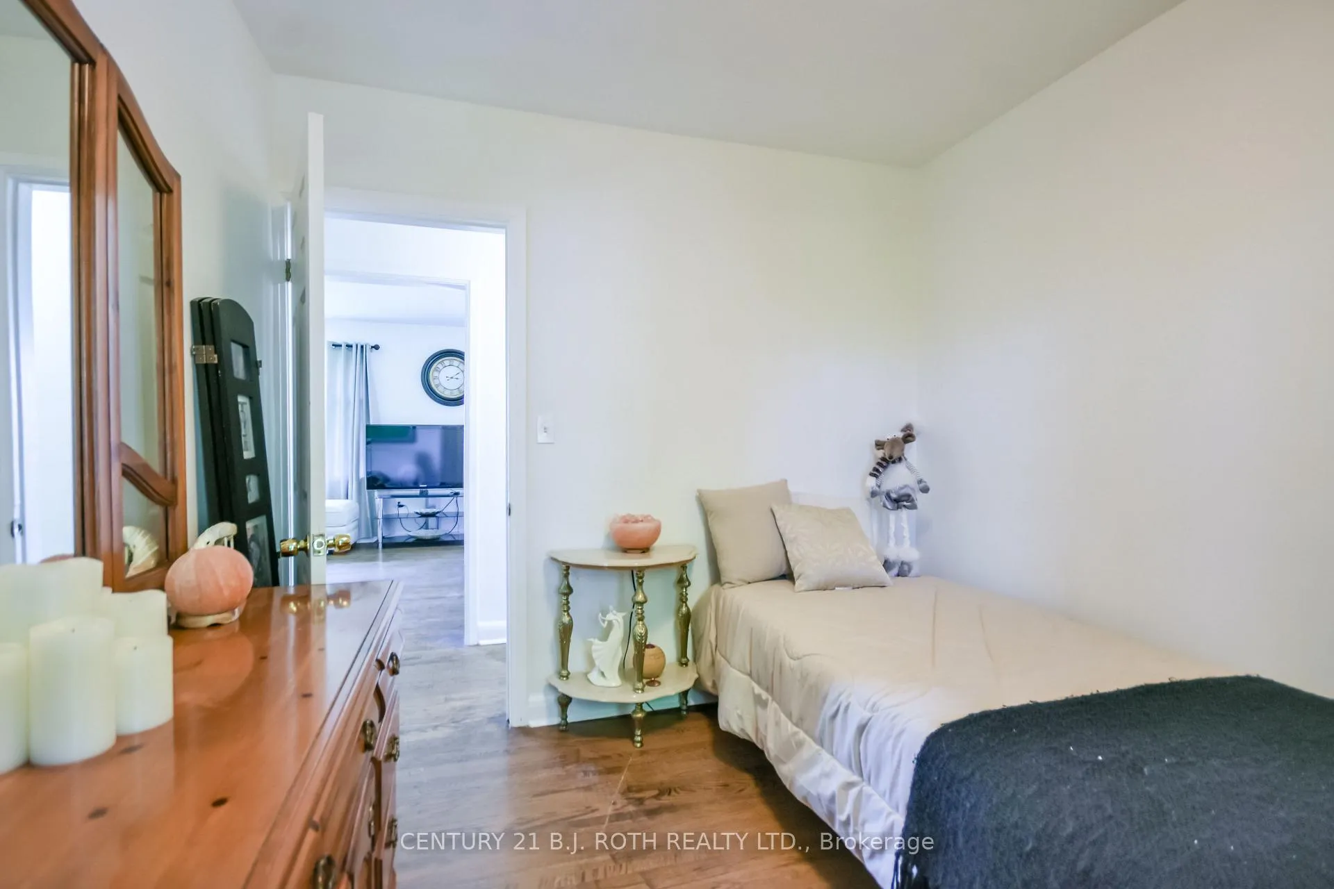 Photo 20 of 223 Wellington Street E, Barrie, Codrington — HOMEH