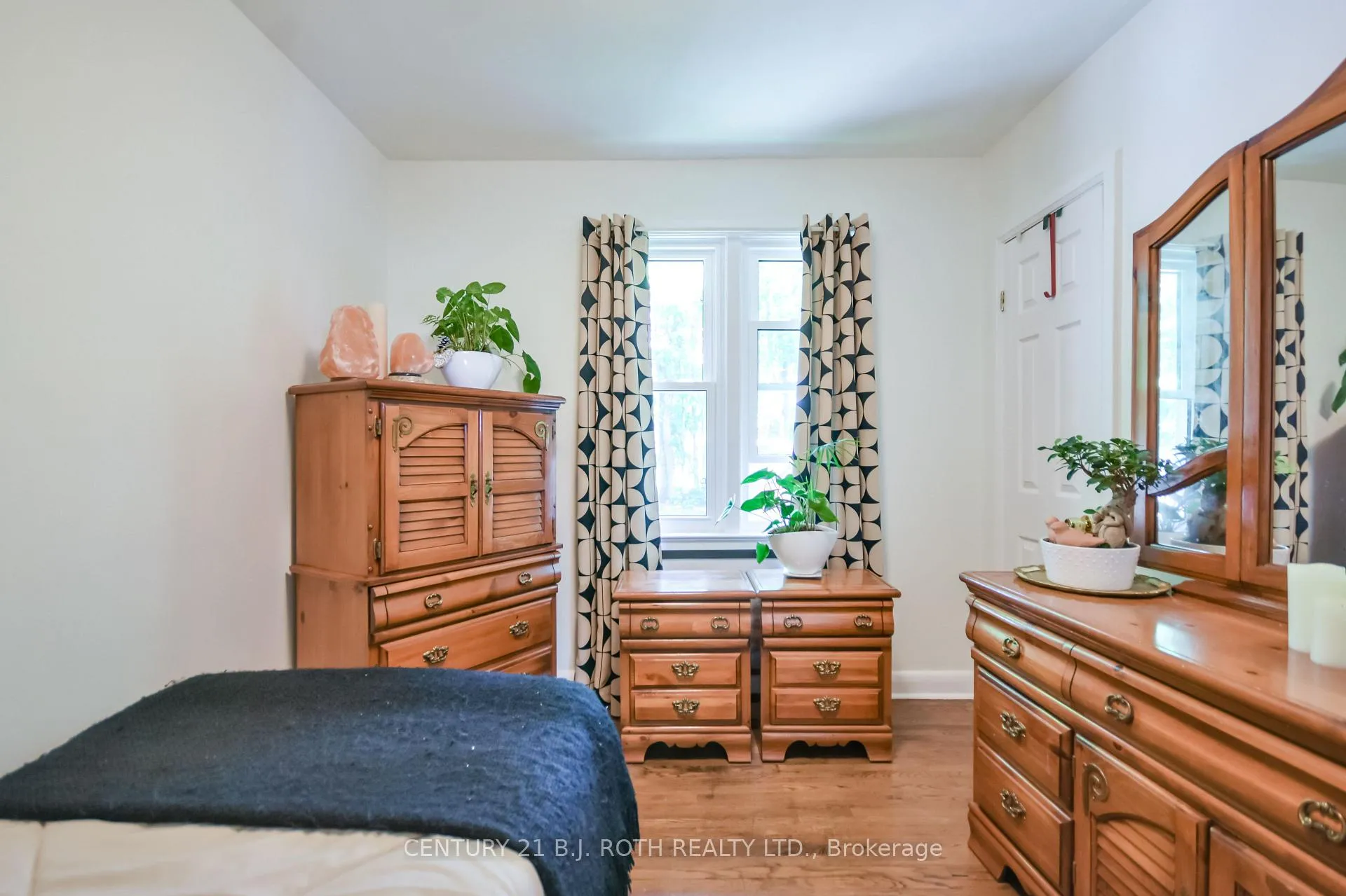 Photo 22 of 223 Wellington Street E, Barrie, Codrington — HOMEH