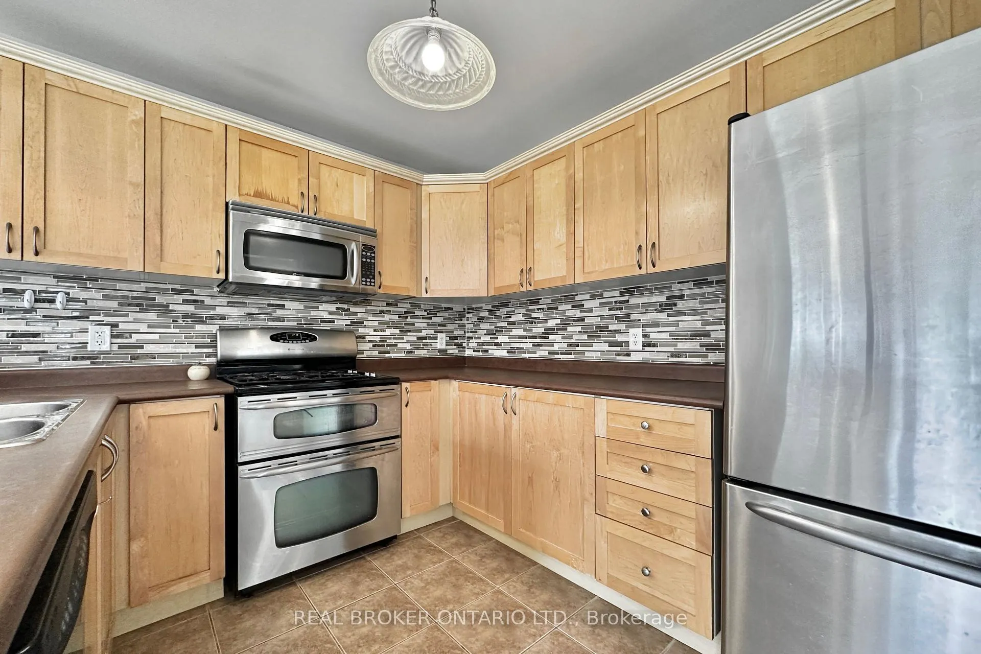 Photo 16 of 1 Armando Drive, Markham, Wismer — HOMEH