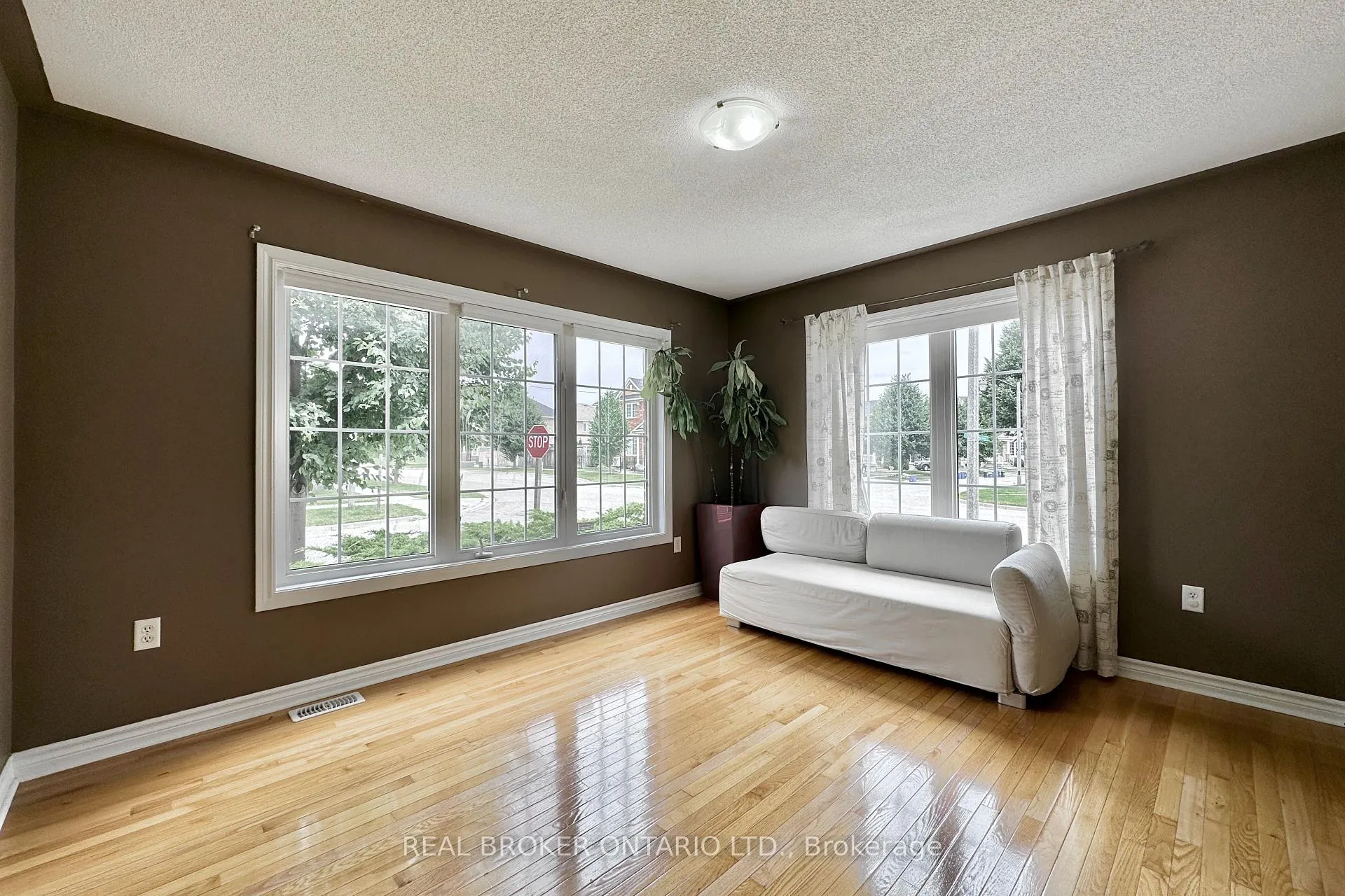 Photo 19 of 1 Armando Drive, Markham, Wismer — HOMEH