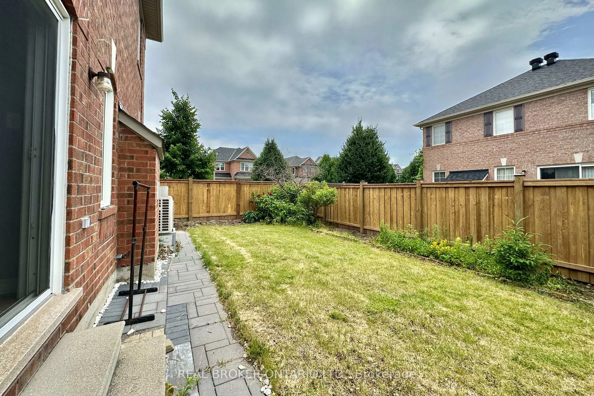 Photo 20 of 1 Armando Drive, Markham, Wismer — HOMEH