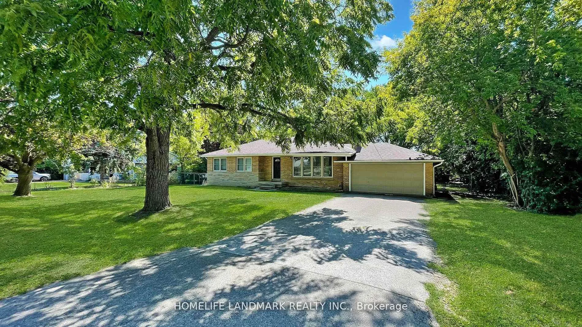 Photo 3 of Unit Basement, 11 Uplands Avenue, Vaughan, Uplands — HOMEH