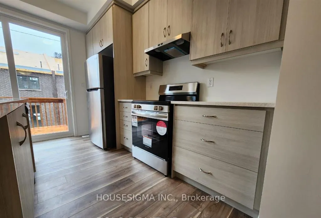Photo 3 of 65 Lower Street, Barrie, Rural Barrie Southeast — HOMEH