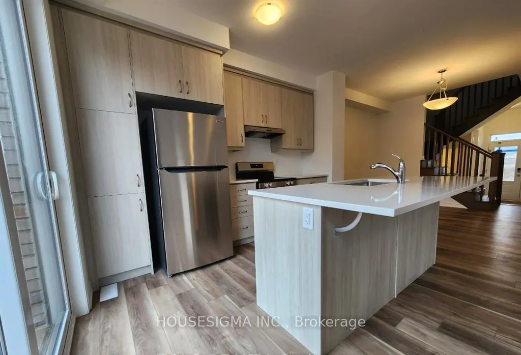 Photo 5 of 65 Lower Street, Barrie, Rural Barrie Southeast — HOMEH