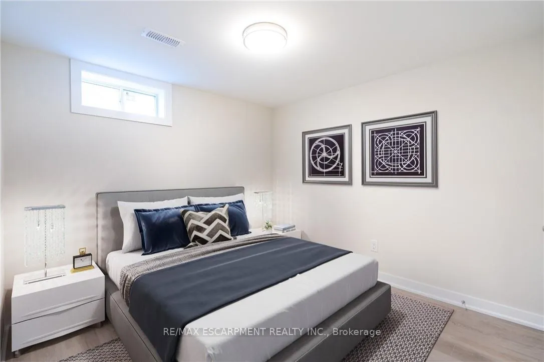 Photo 4 of Unit 2, 196 Upper Paradise Road, Hamilton, Westcliffe — HOMEH
