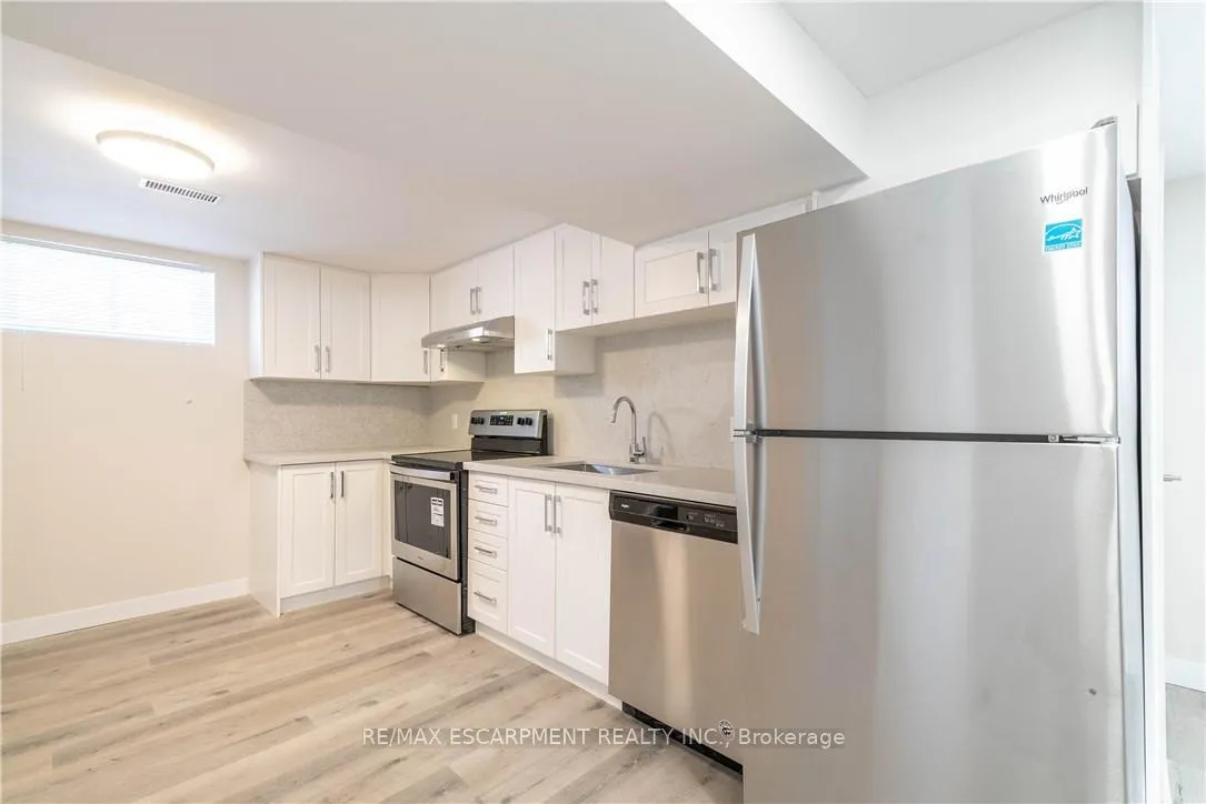 Photo 6 of Unit 2, 196 Upper Paradise Road, Hamilton, Westcliffe — HOMEH