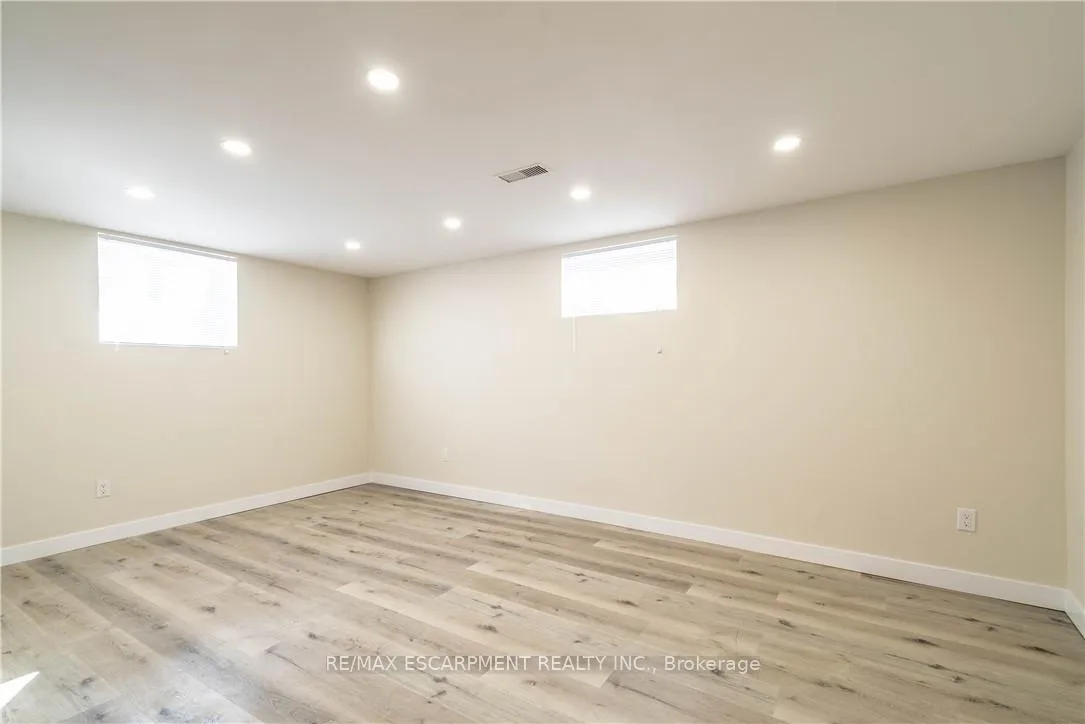 Photo 8 of Unit 2, 196 Upper Paradise Road, Hamilton, Westcliffe — HOMEH