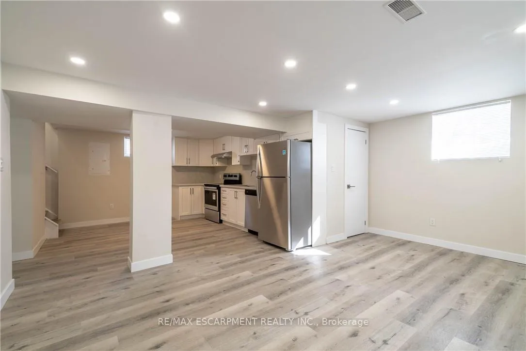 Photo 9 of Unit 2, 196 Upper Paradise Road, Hamilton, Westcliffe — HOMEH
