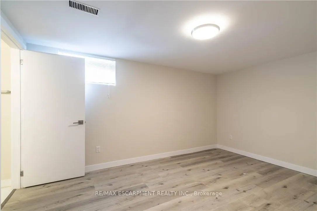 Photo 11 of Unit 2, 196 Upper Paradise Road, Hamilton, Westcliffe — HOMEH