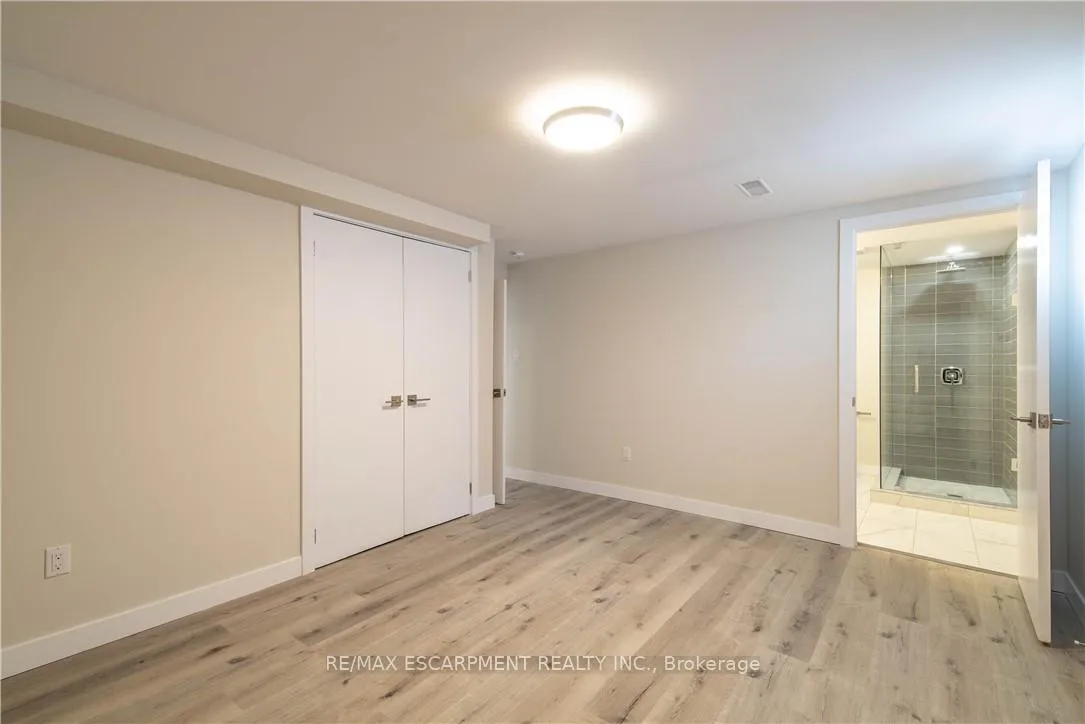 Photo 12 of Unit 2, 196 Upper Paradise Road, Hamilton, Westcliffe — HOMEH