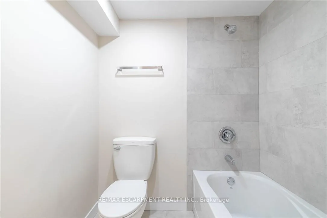 Photo 21 of Unit 2, 196 Upper Paradise Road, Hamilton, Westcliffe — HOMEH