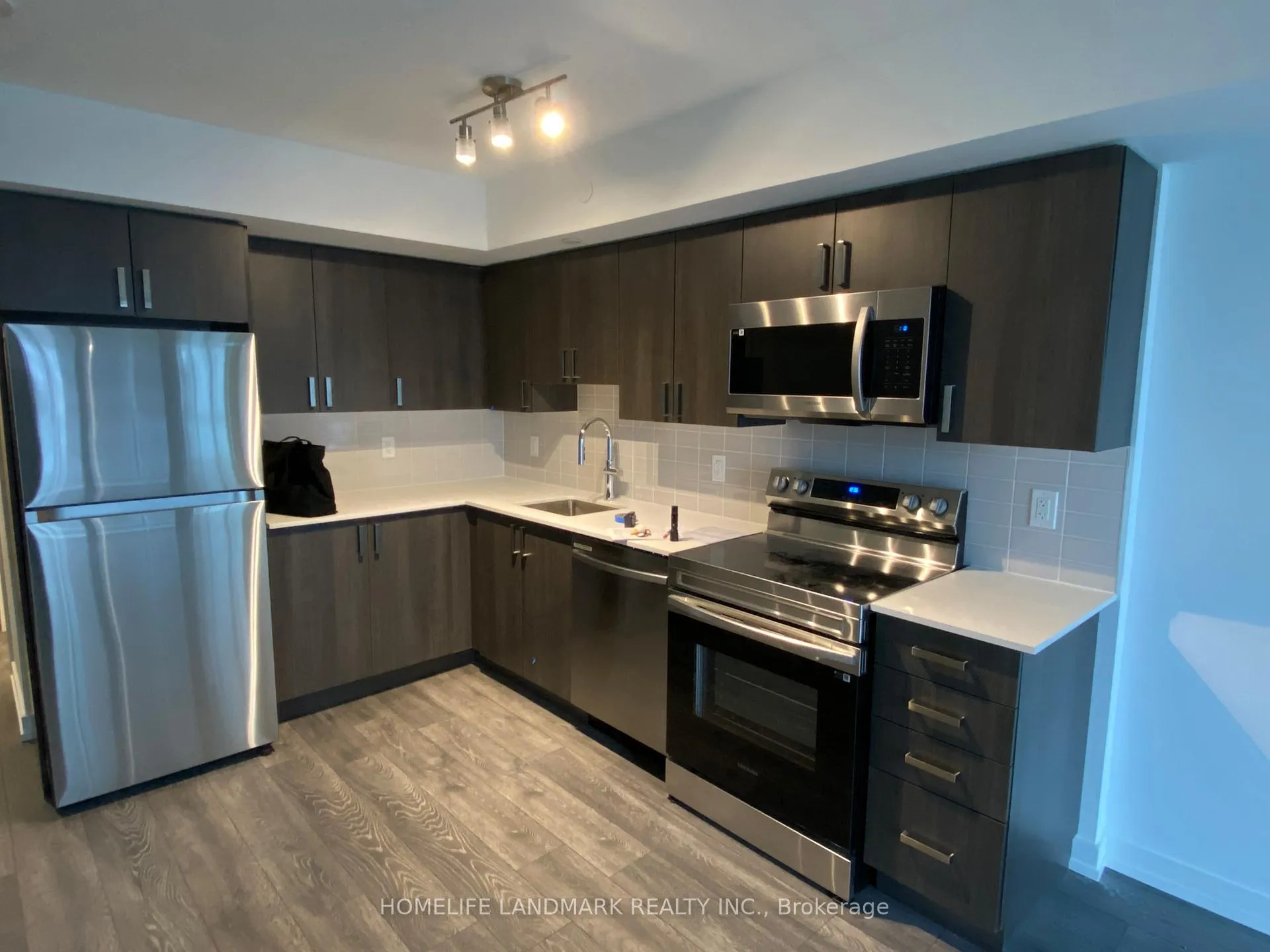 Photo 11 of Unit 1807, 1455 Celebration Drive, Pickering, Bay Ridges — HOMEH