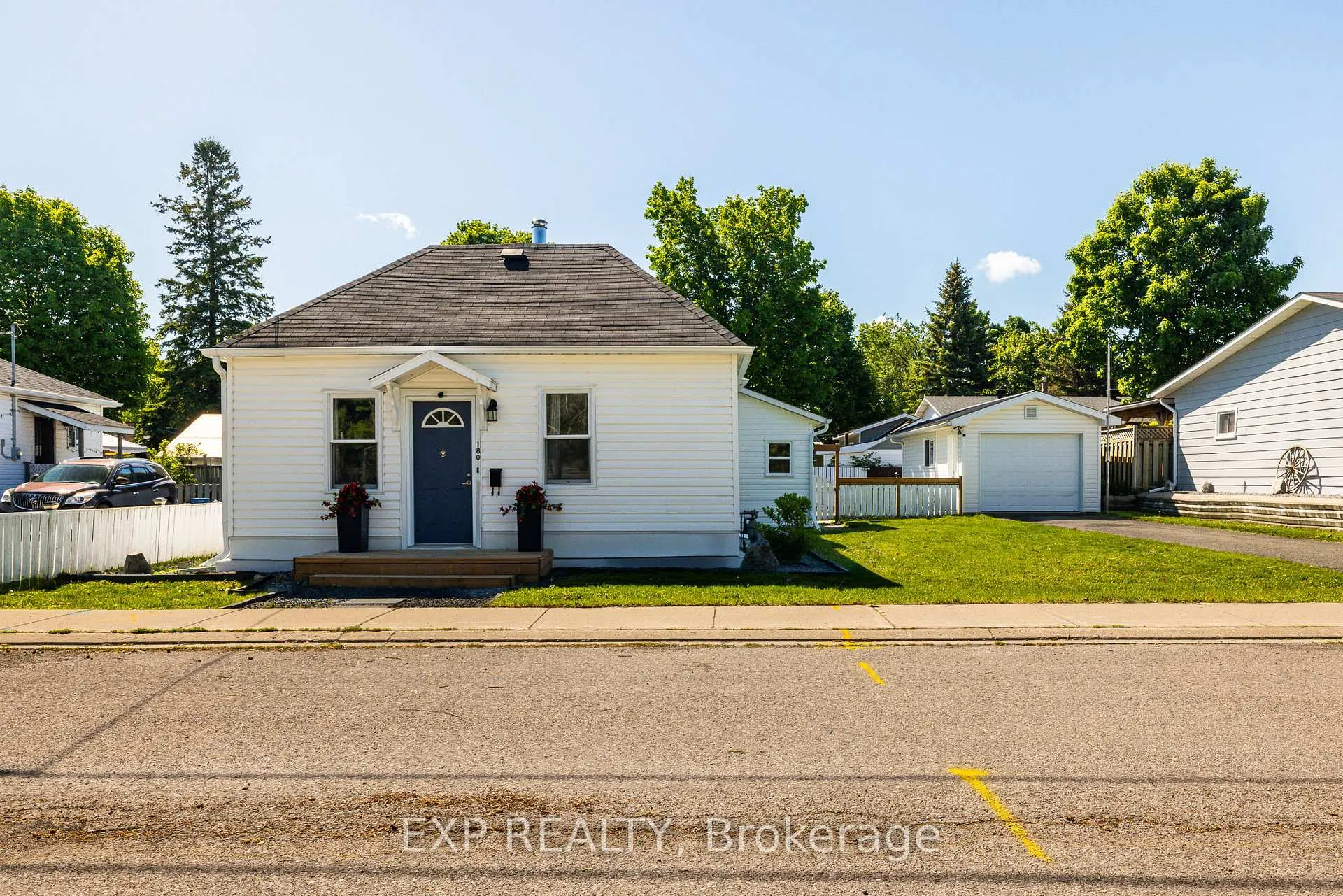 Photo 3 of 180 Wellington Street, Carleton Place — HOMEH