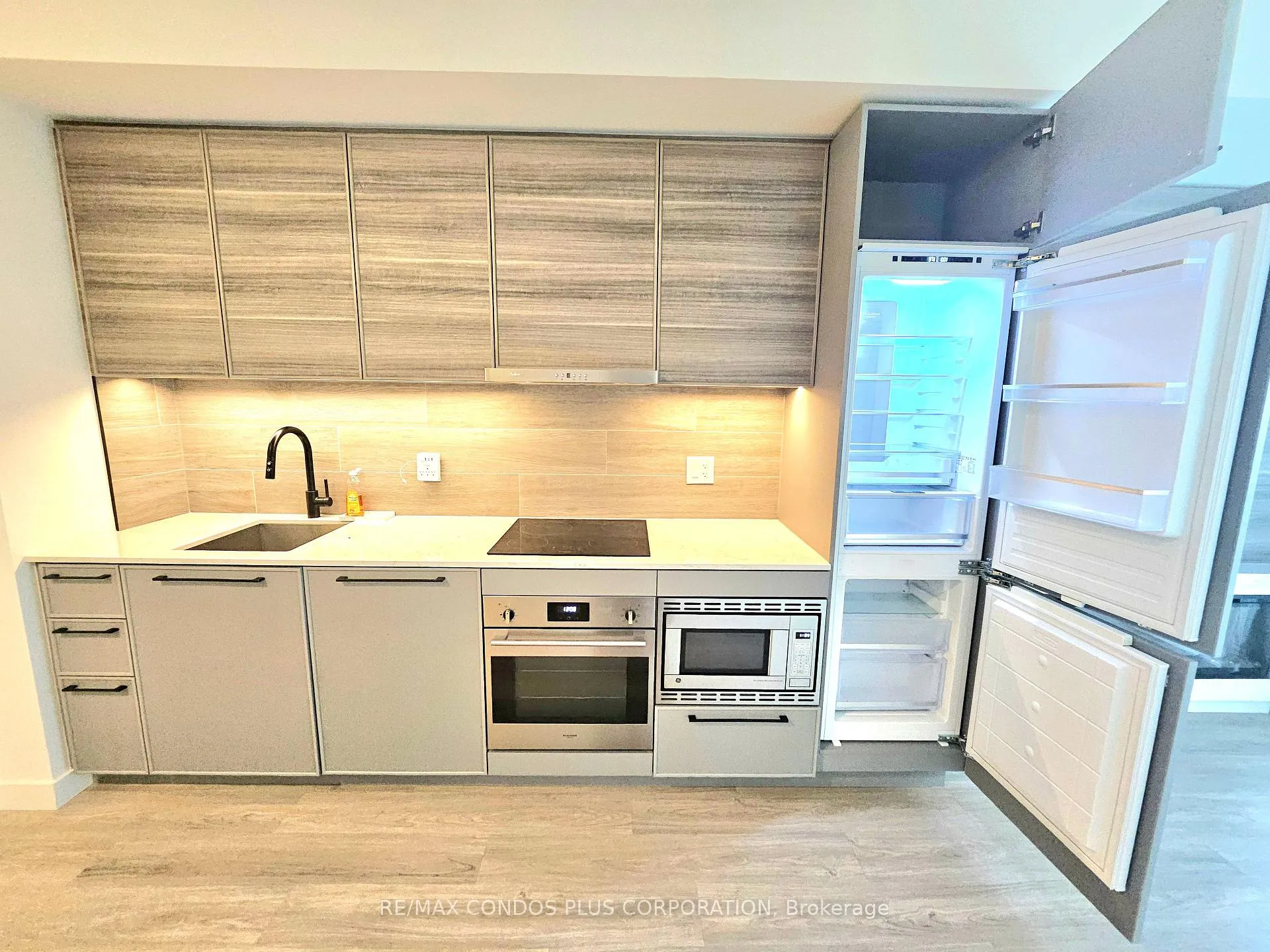 Photo 4 of Unit 345, 1050 Eastern Avenue, Toronto, The Beaches — HOMEH