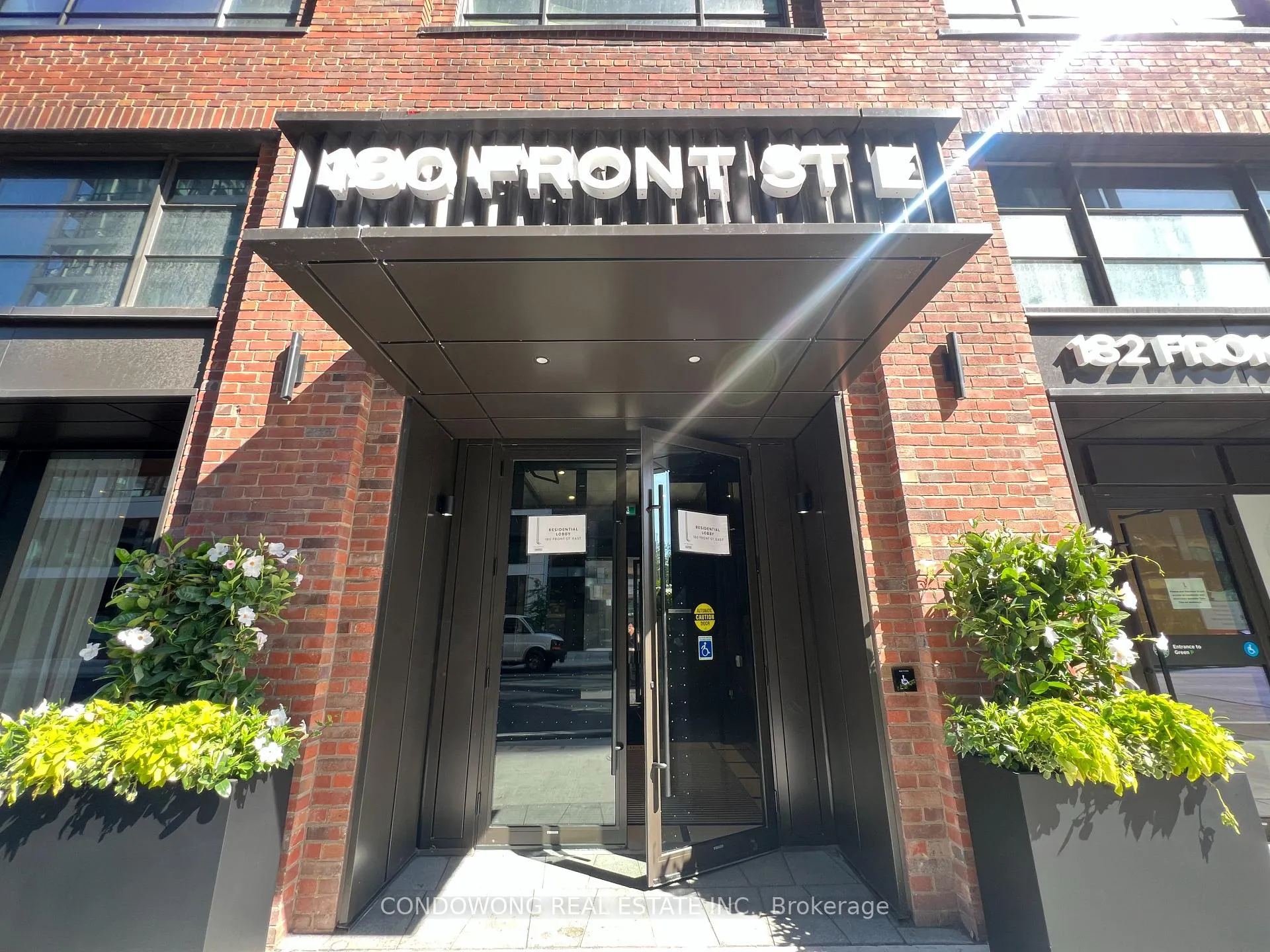 Photo 2 of Unit 2702, 180 Front Street E, Toronto, Moss Park — HOMEH