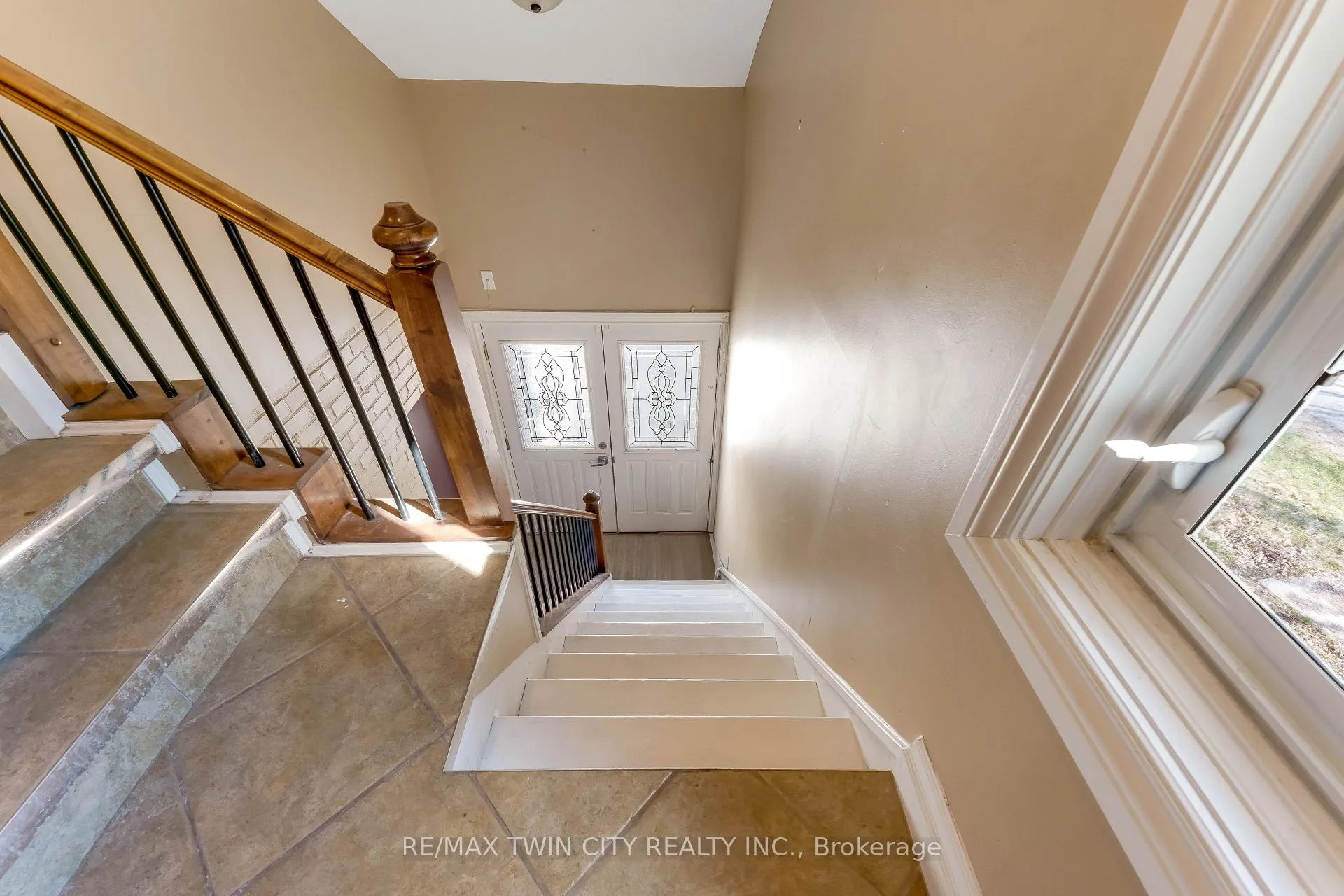 Photo 25 of Unit upper, 561 Queen Street S, Kitchener, Mill Courtland Woodside Park — HOMEH