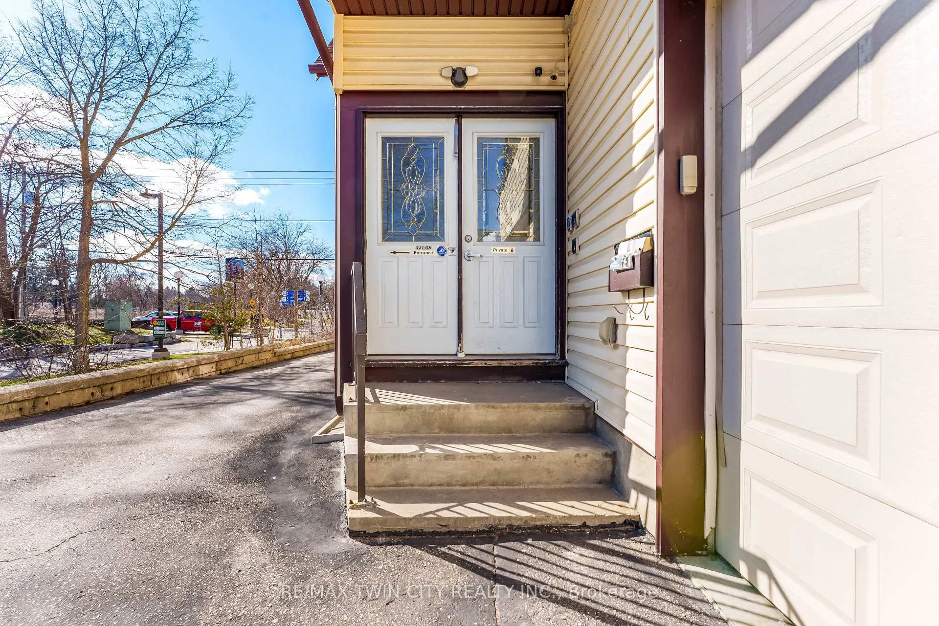 Photo 27 of Unit upper, 561 Queen Street S, Kitchener, Mill Courtland Woodside Park — HOMEH